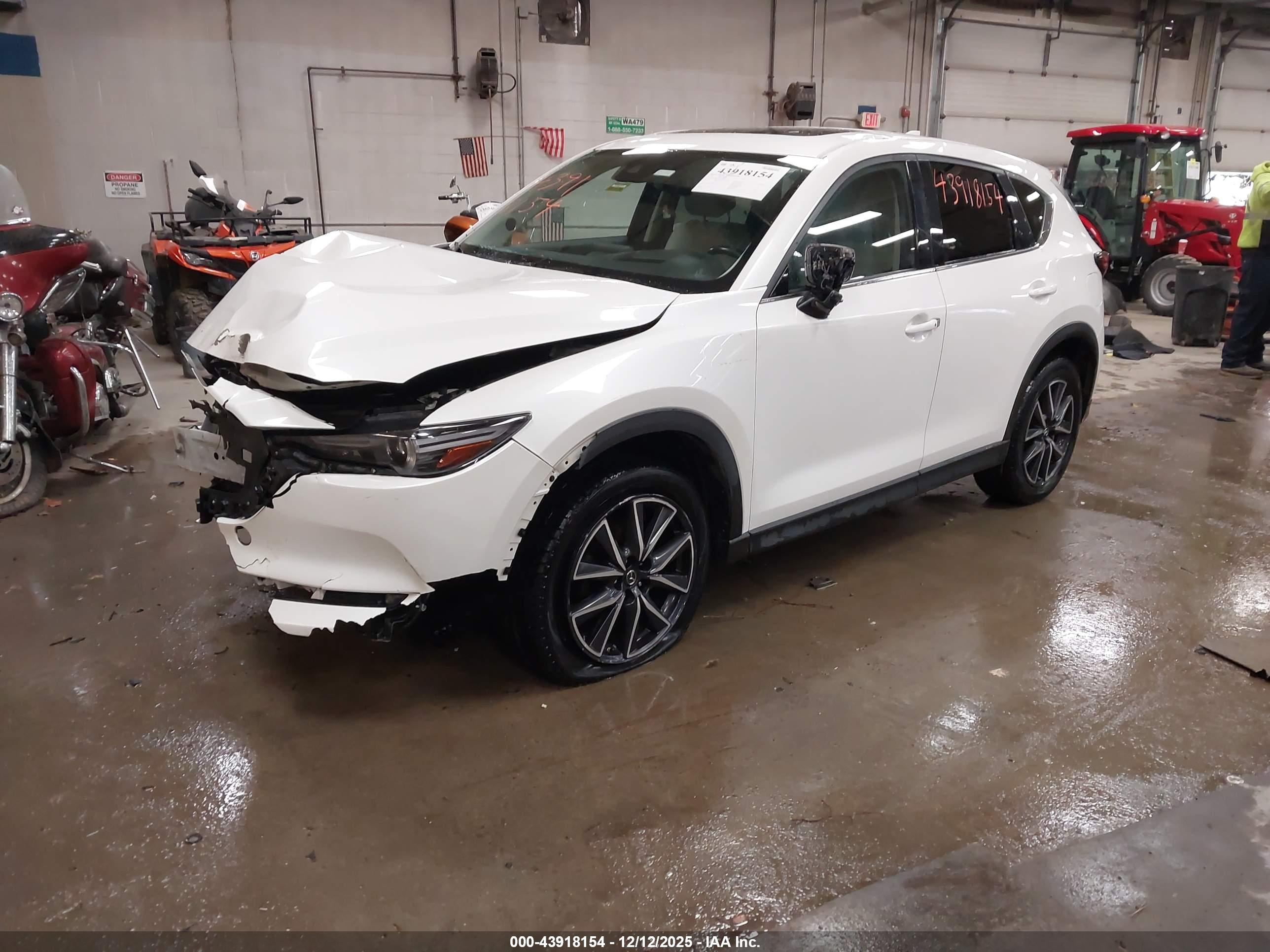 MAZDA CX-5 image 2