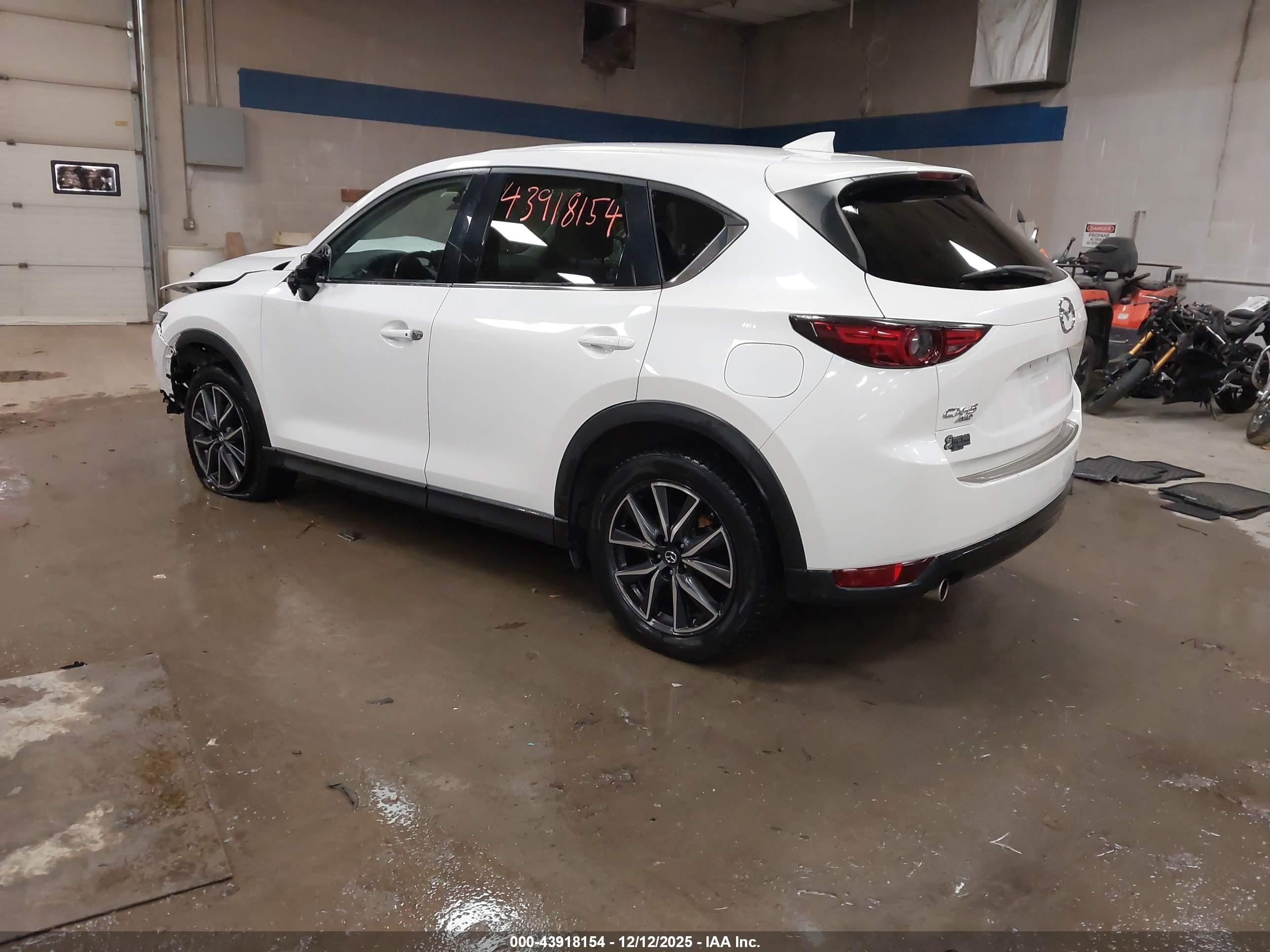 MAZDA CX-5 image 3