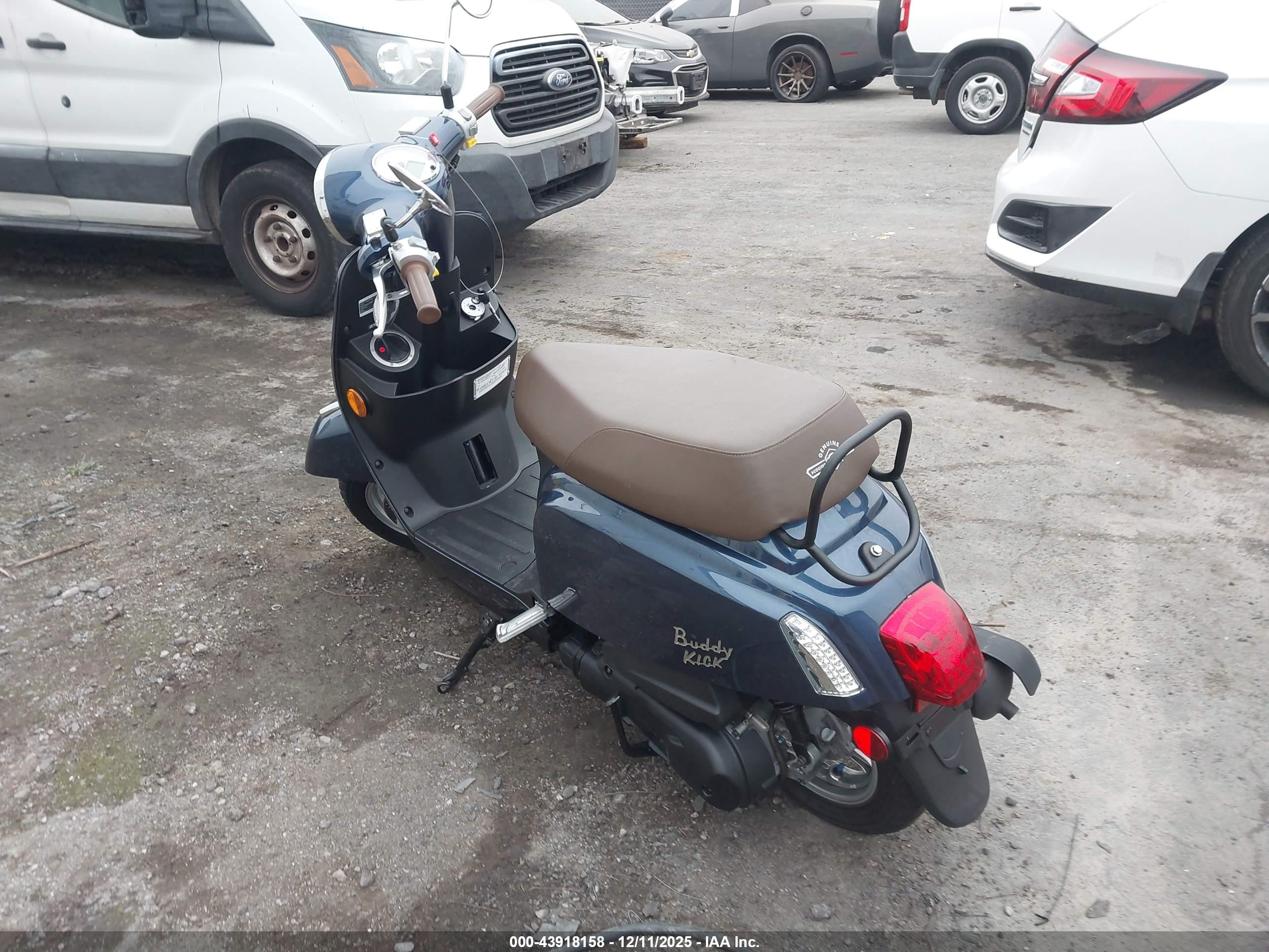 GENUINE SCOOTER image 3