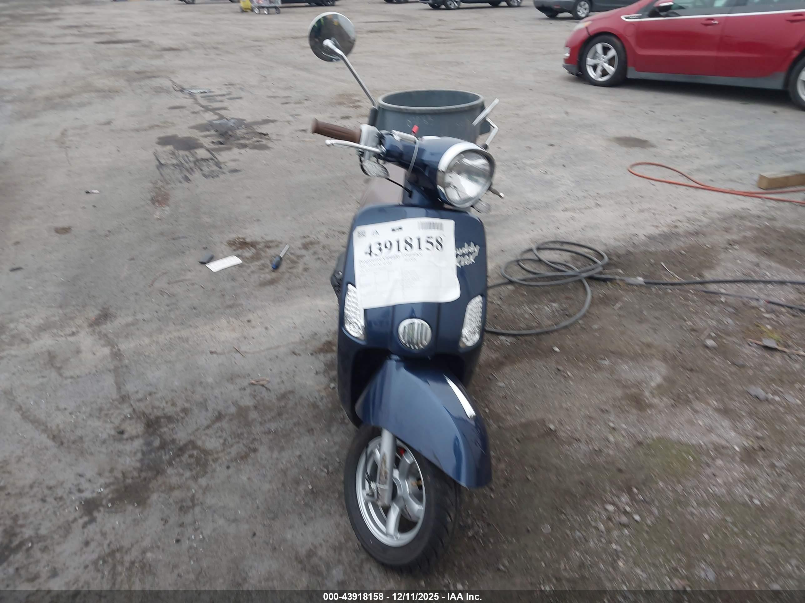 GENUINE SCOOTER image 5
