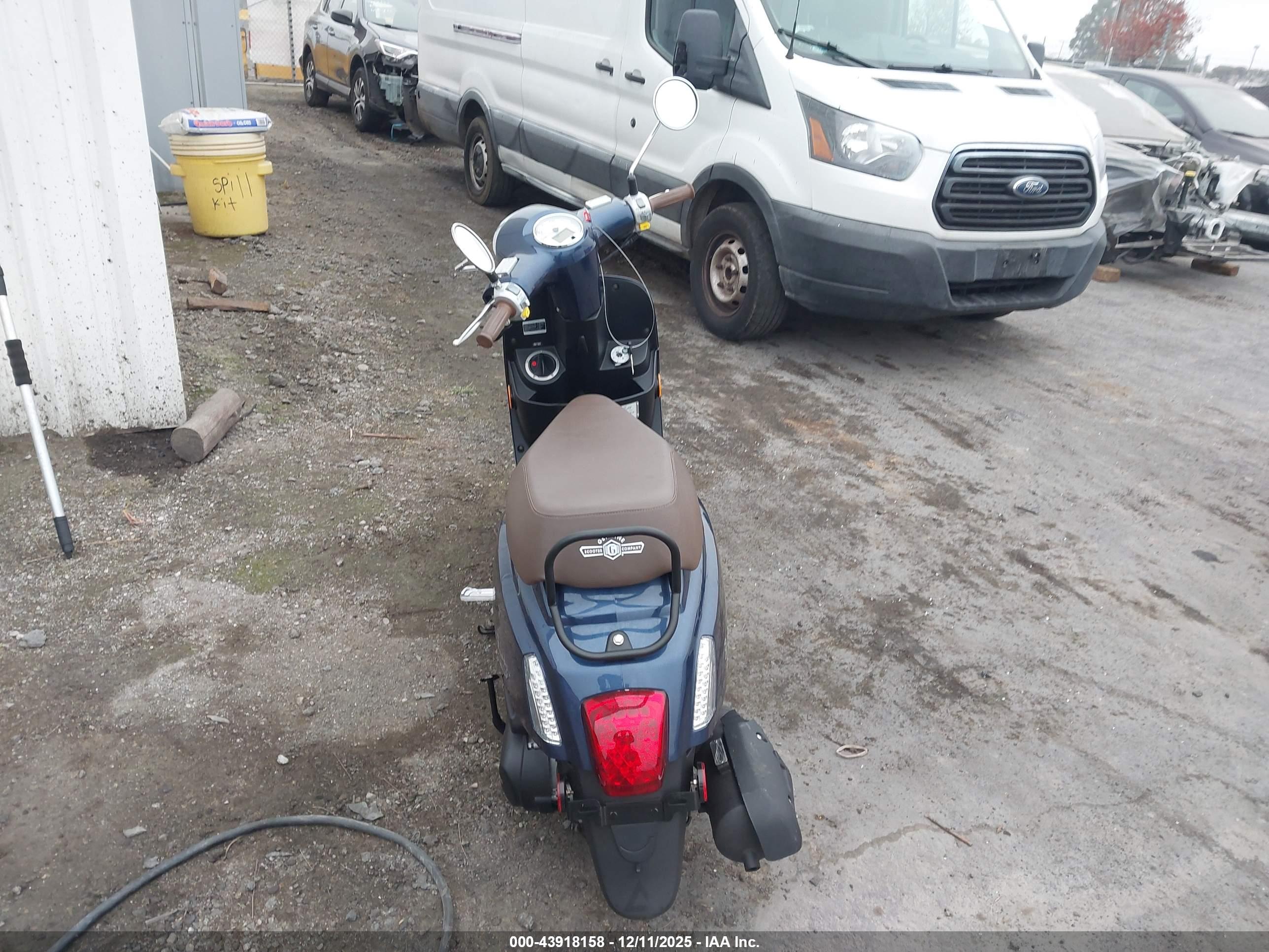 GENUINE SCOOTER image 6