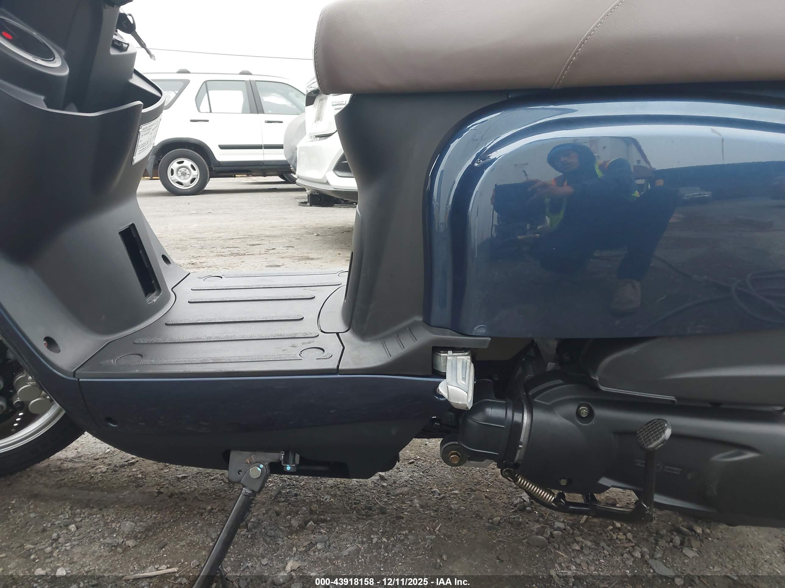 GENUINE SCOOTER image 9