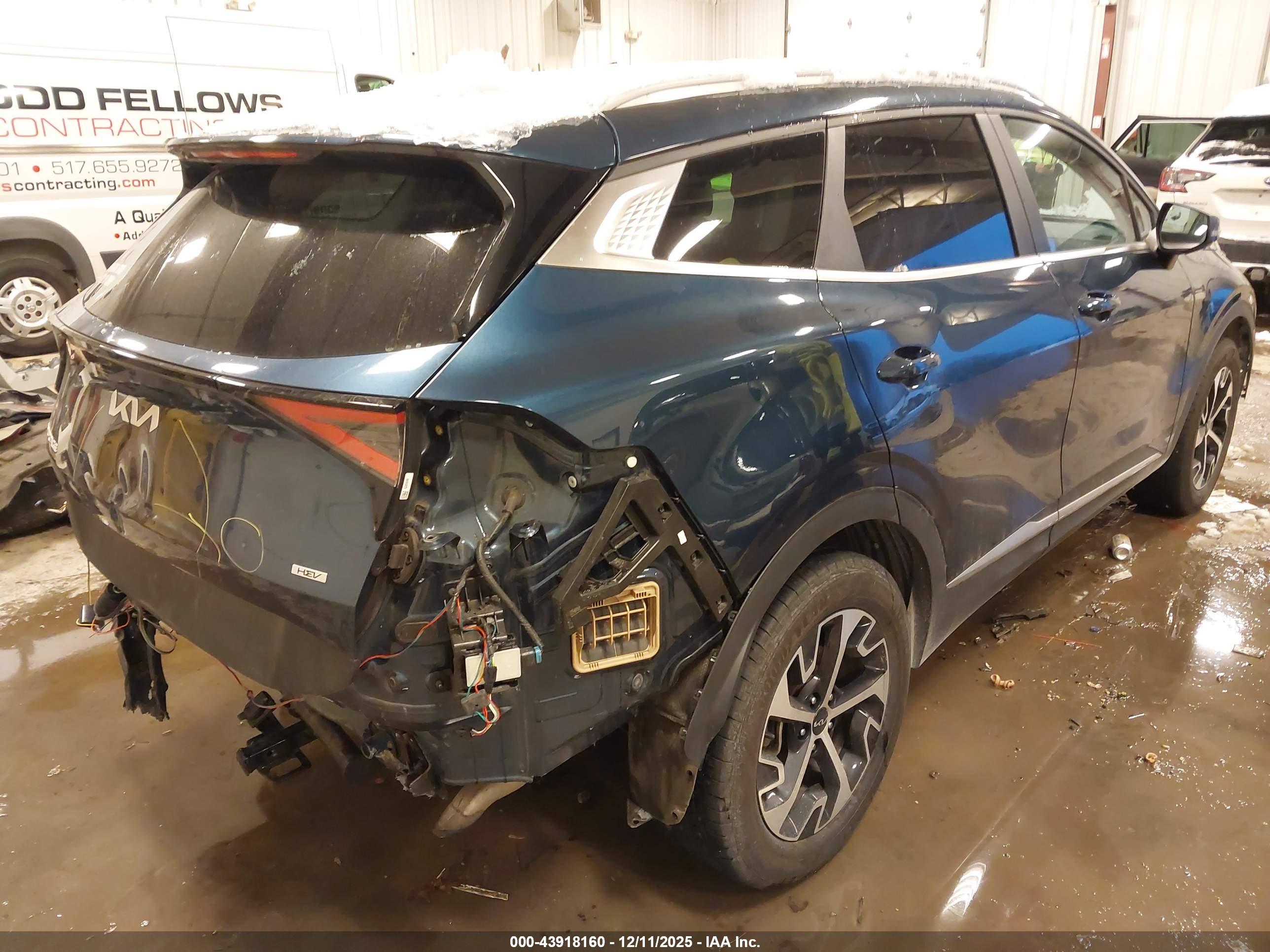 KIA SPORTAGE image 4