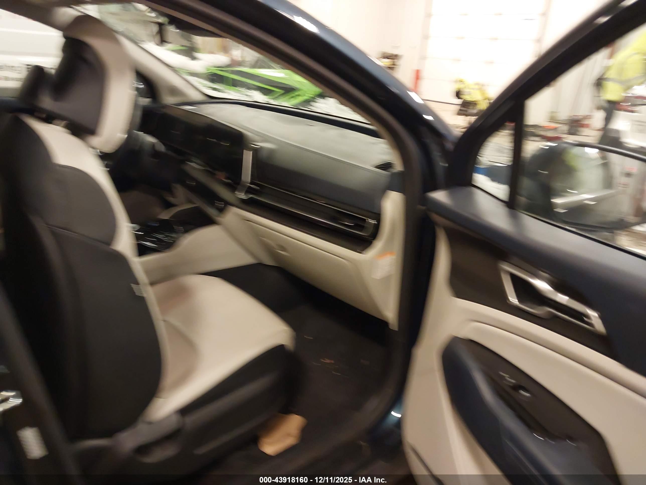 KIA SPORTAGE image 5