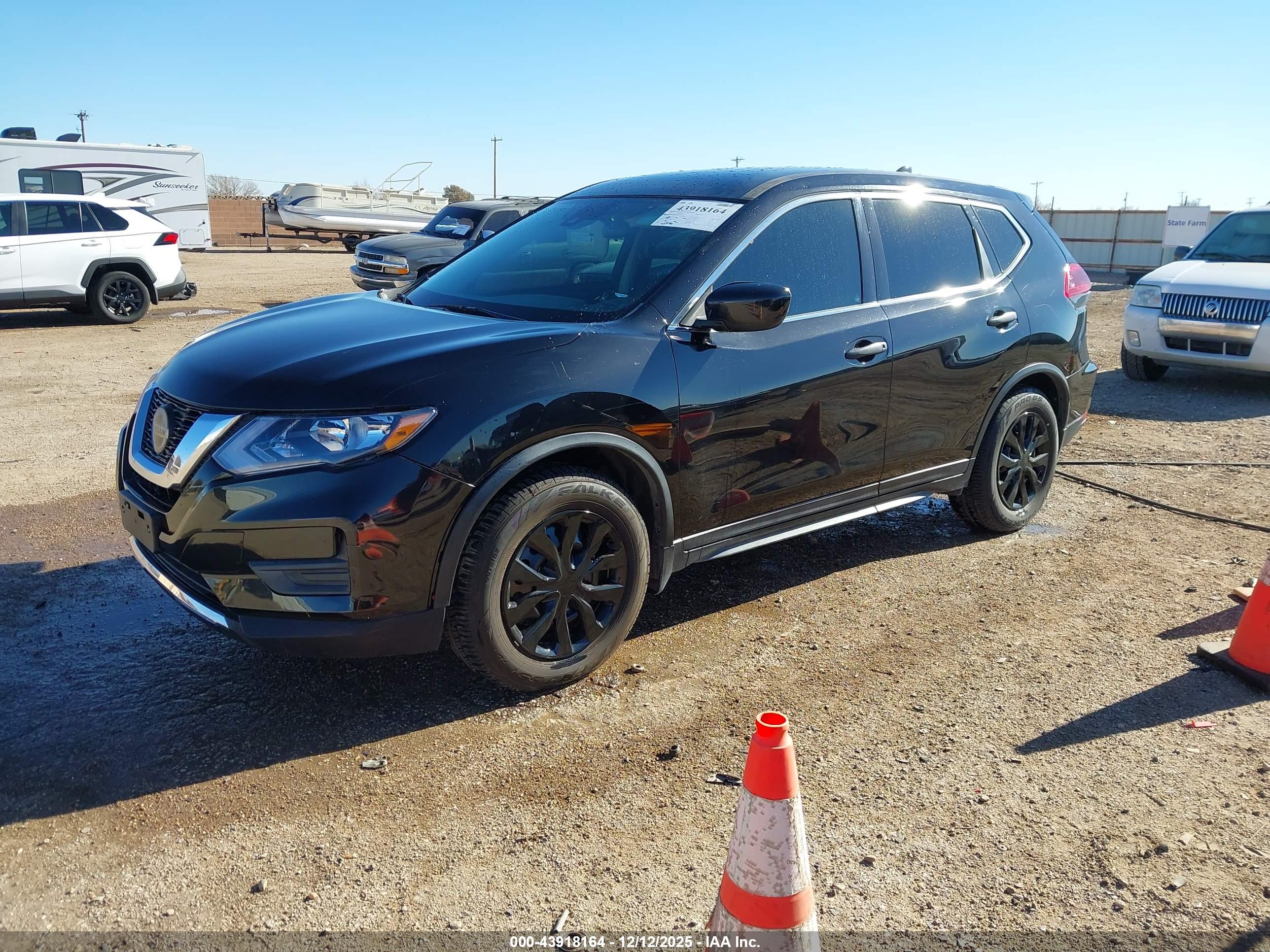 NISSAN ROGUE image 2