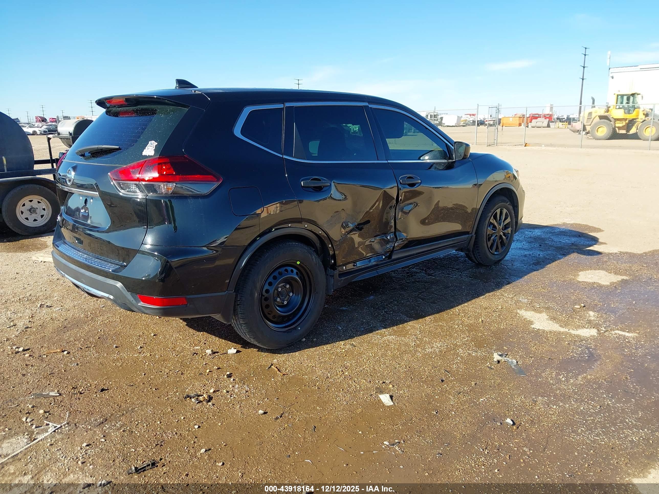 NISSAN ROGUE image 4