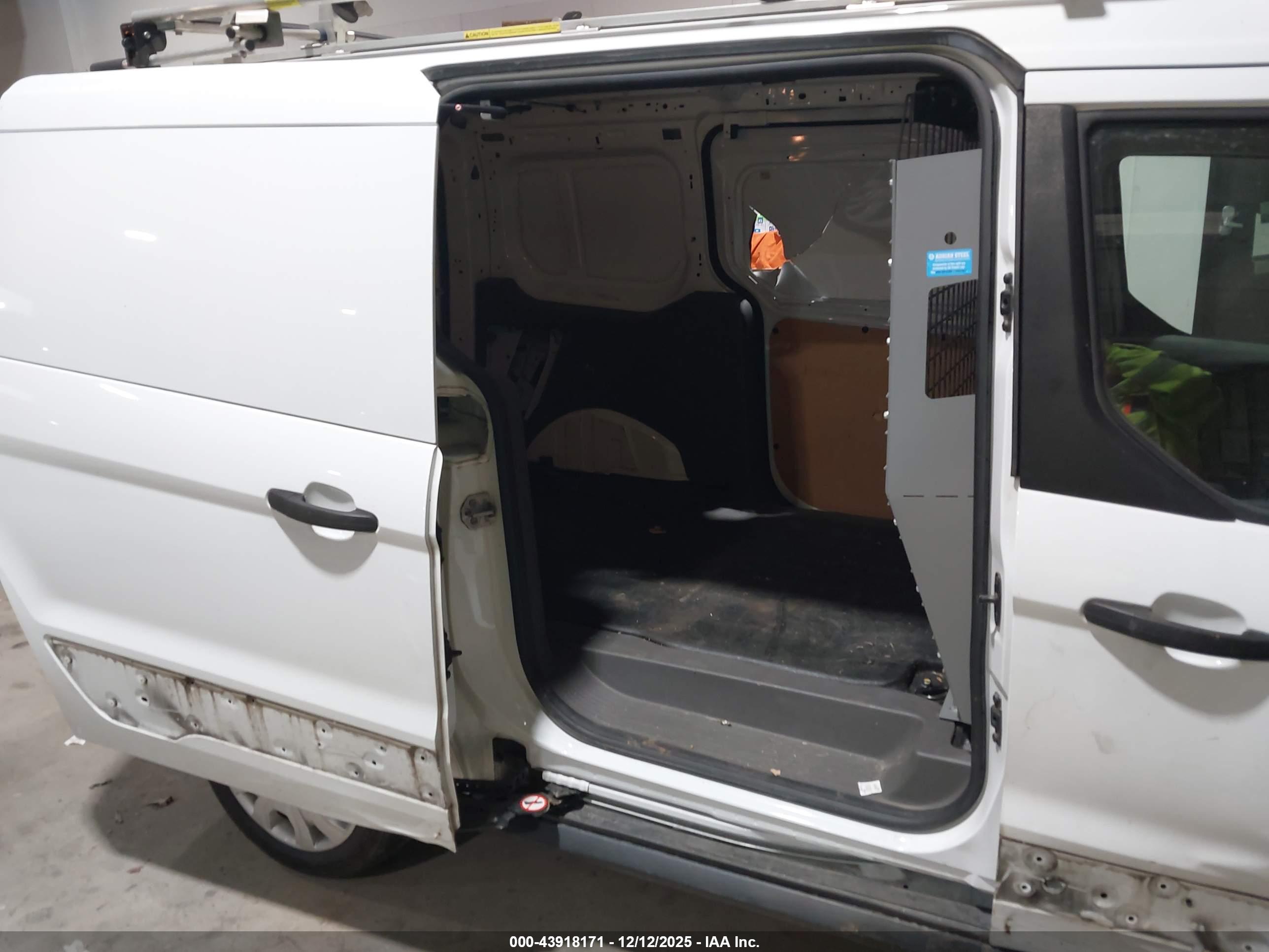 FORD TRANSIT image 8