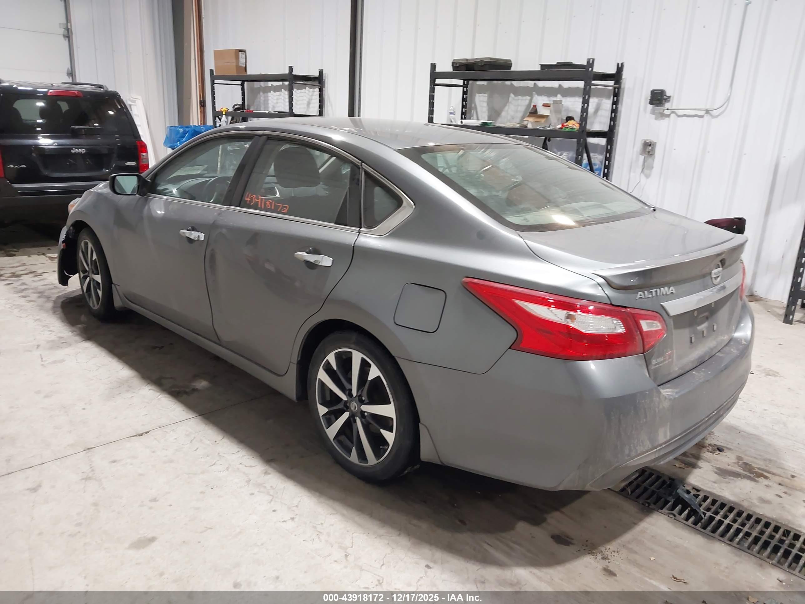 NISSAN ALTIMA image 3