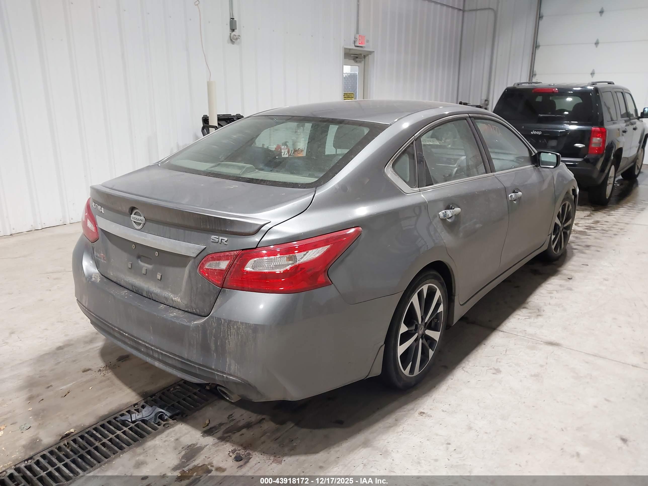 NISSAN ALTIMA image 4