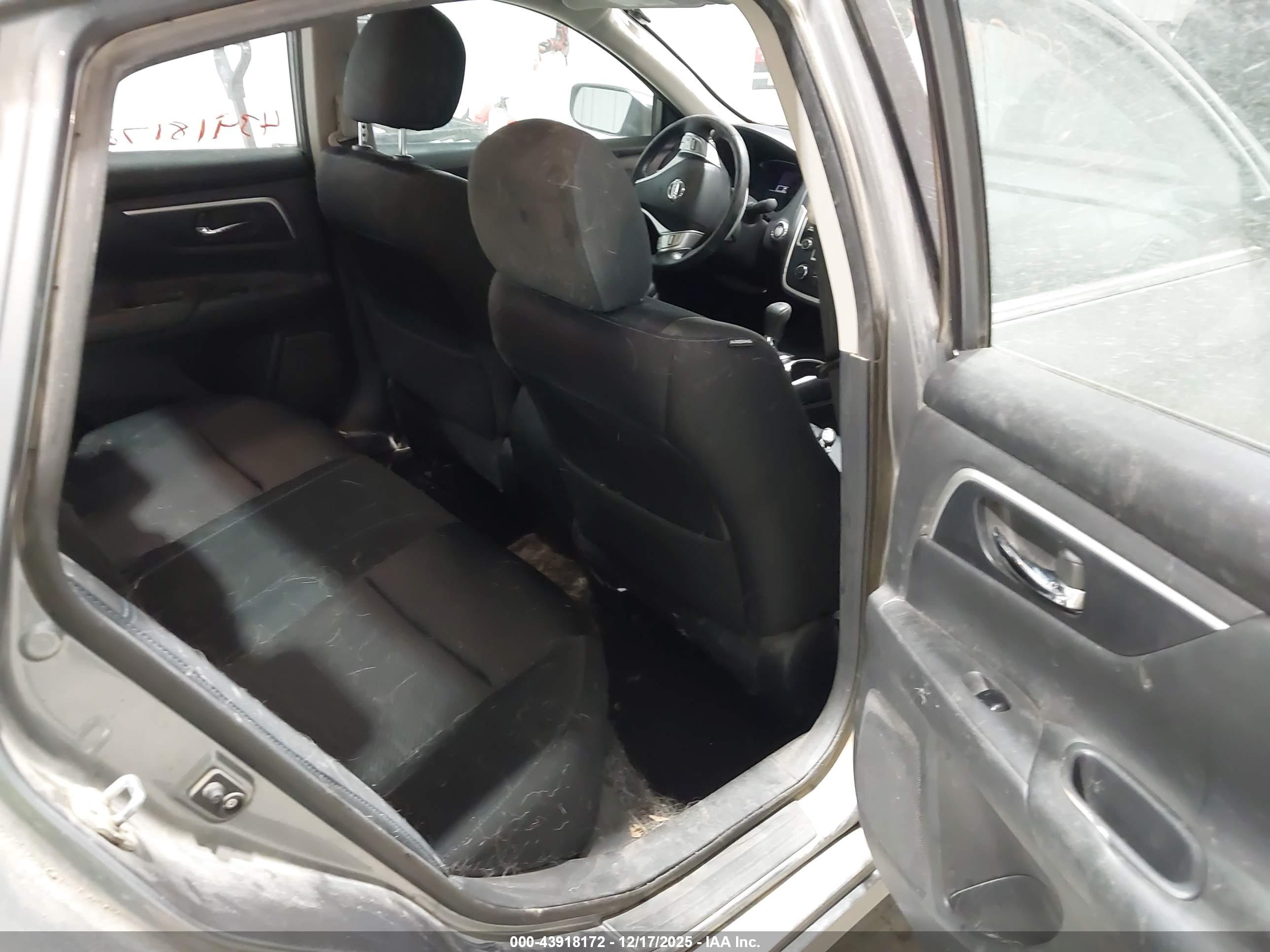 NISSAN ALTIMA image 8