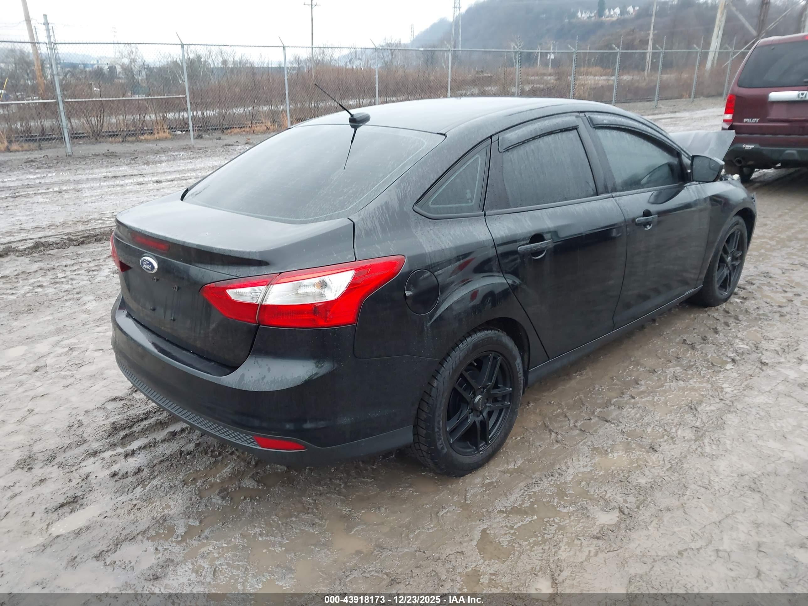 FORD FOCUS image 4