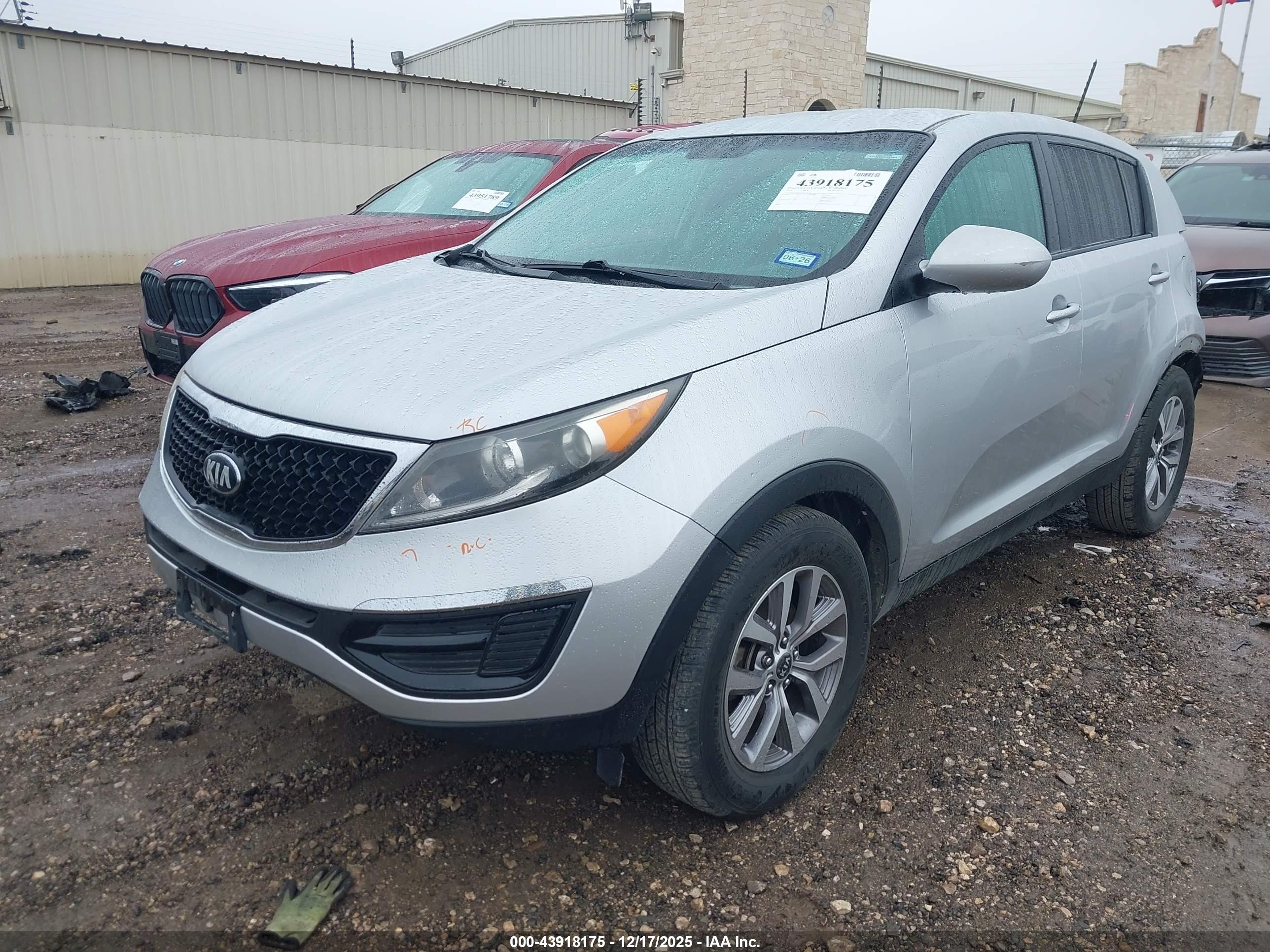 KIA SPORTAGE image 2