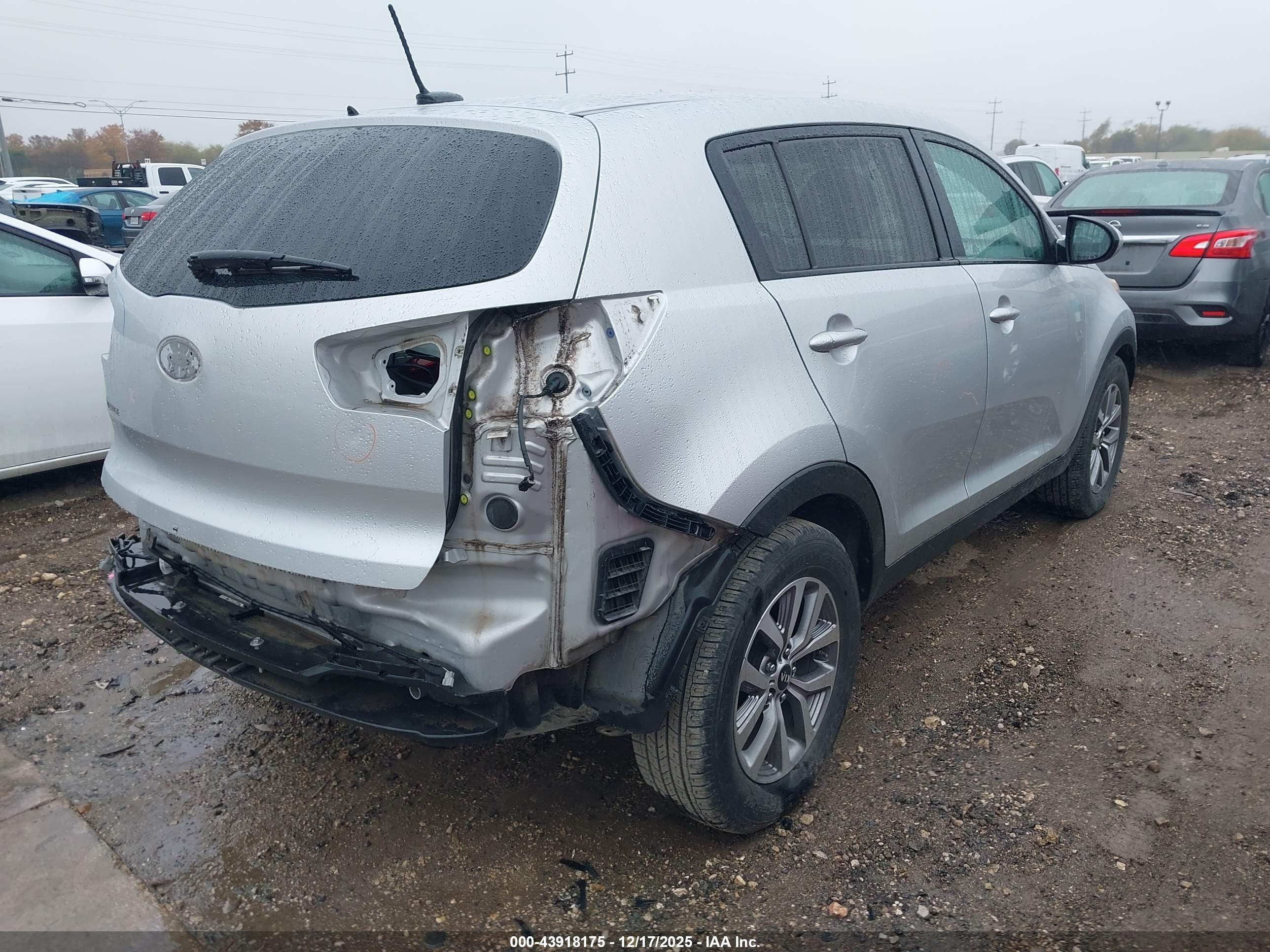 KIA SPORTAGE image 4