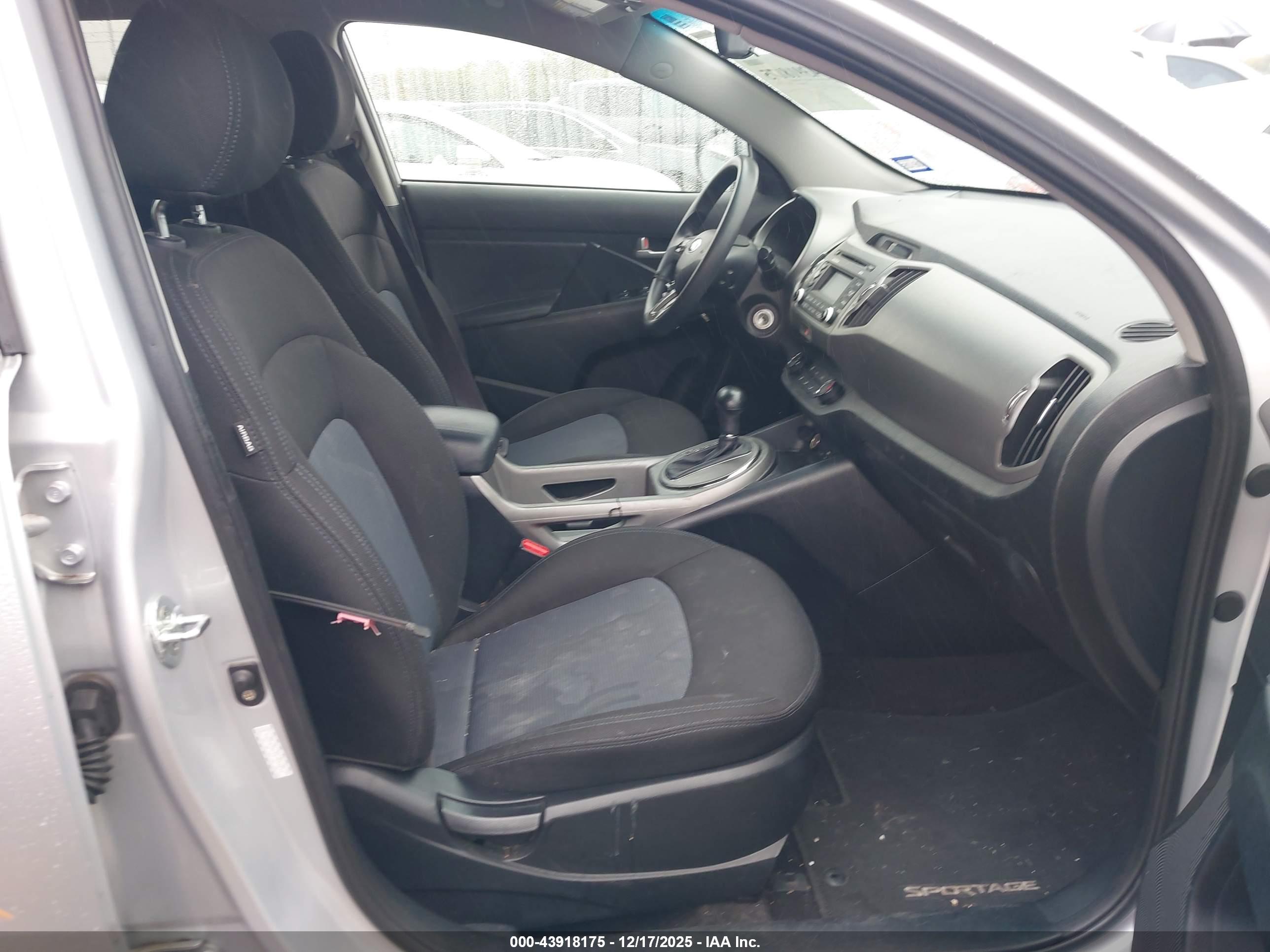 KIA SPORTAGE image 5
