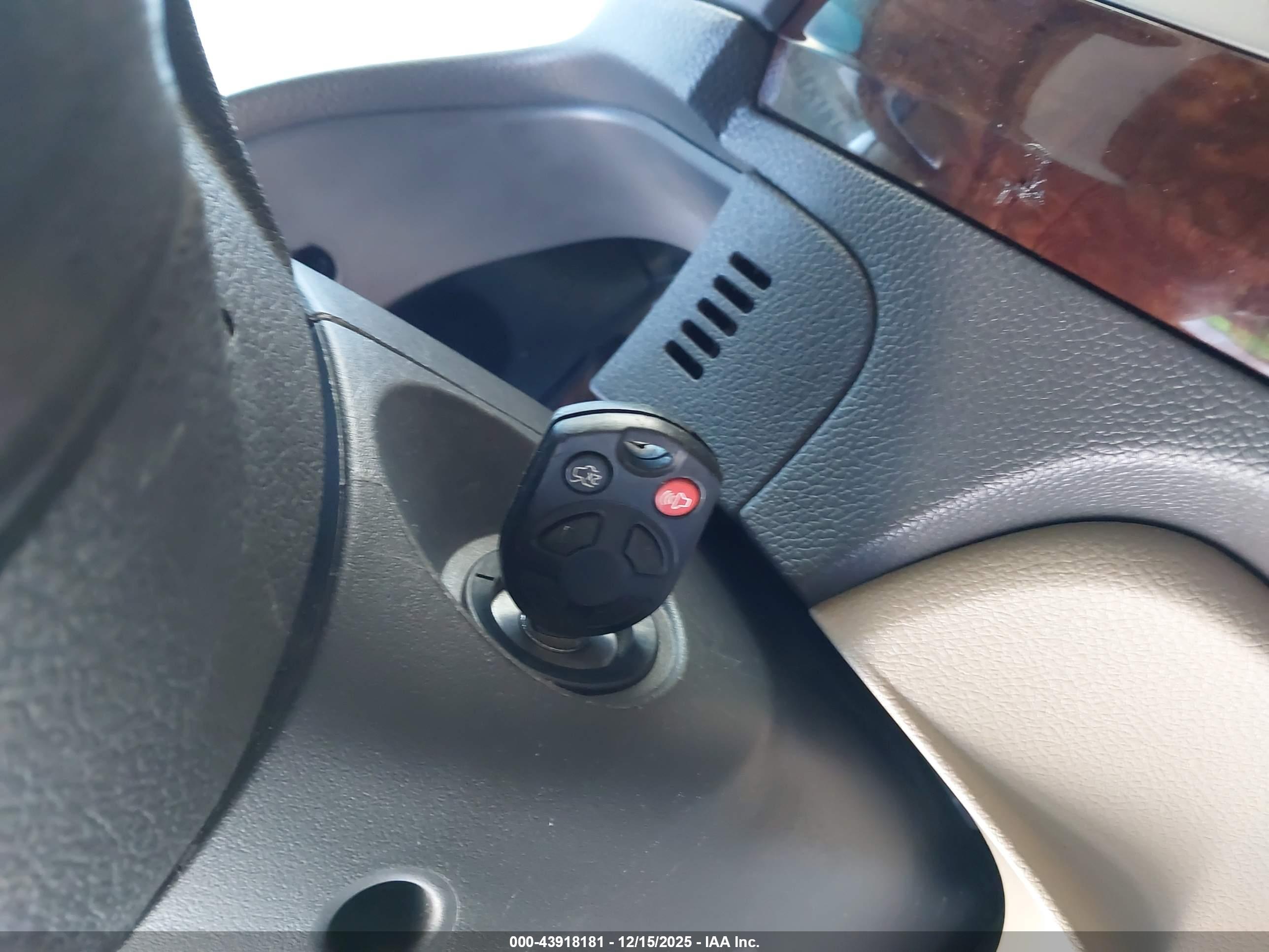 FORD FUSION image 11