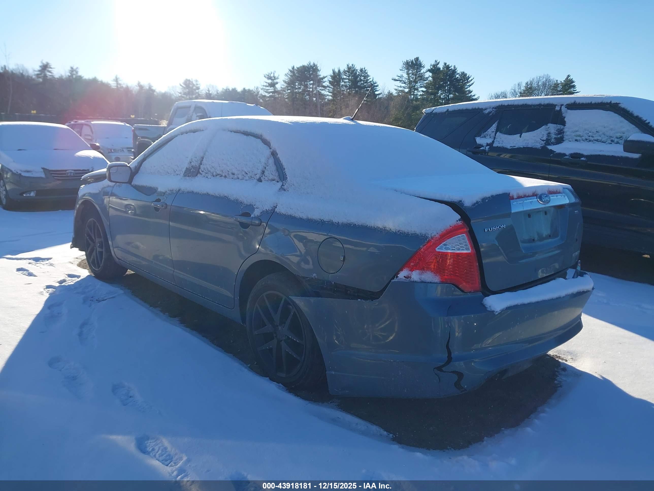 FORD FUSION image 3