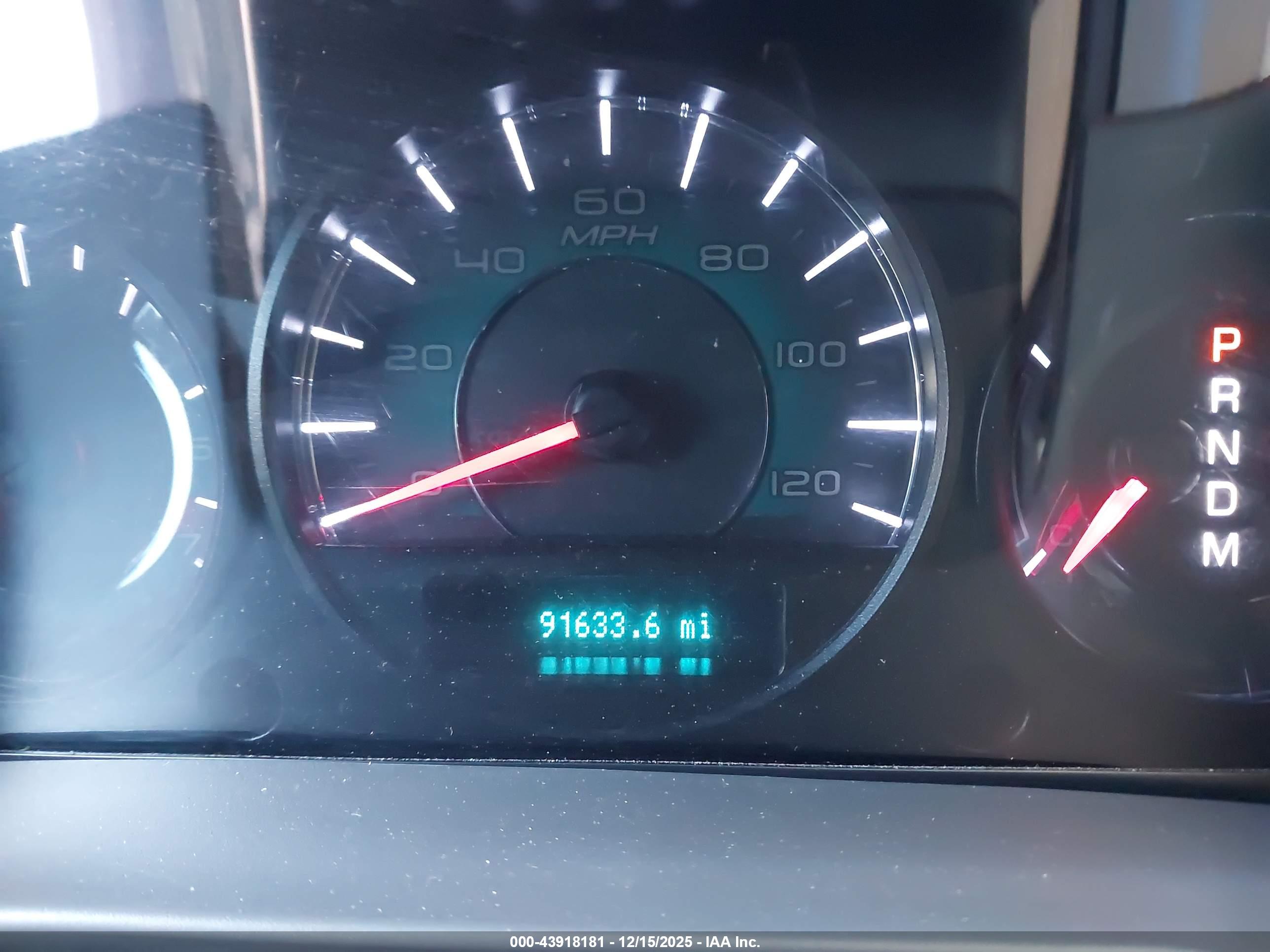 FORD FUSION image 7