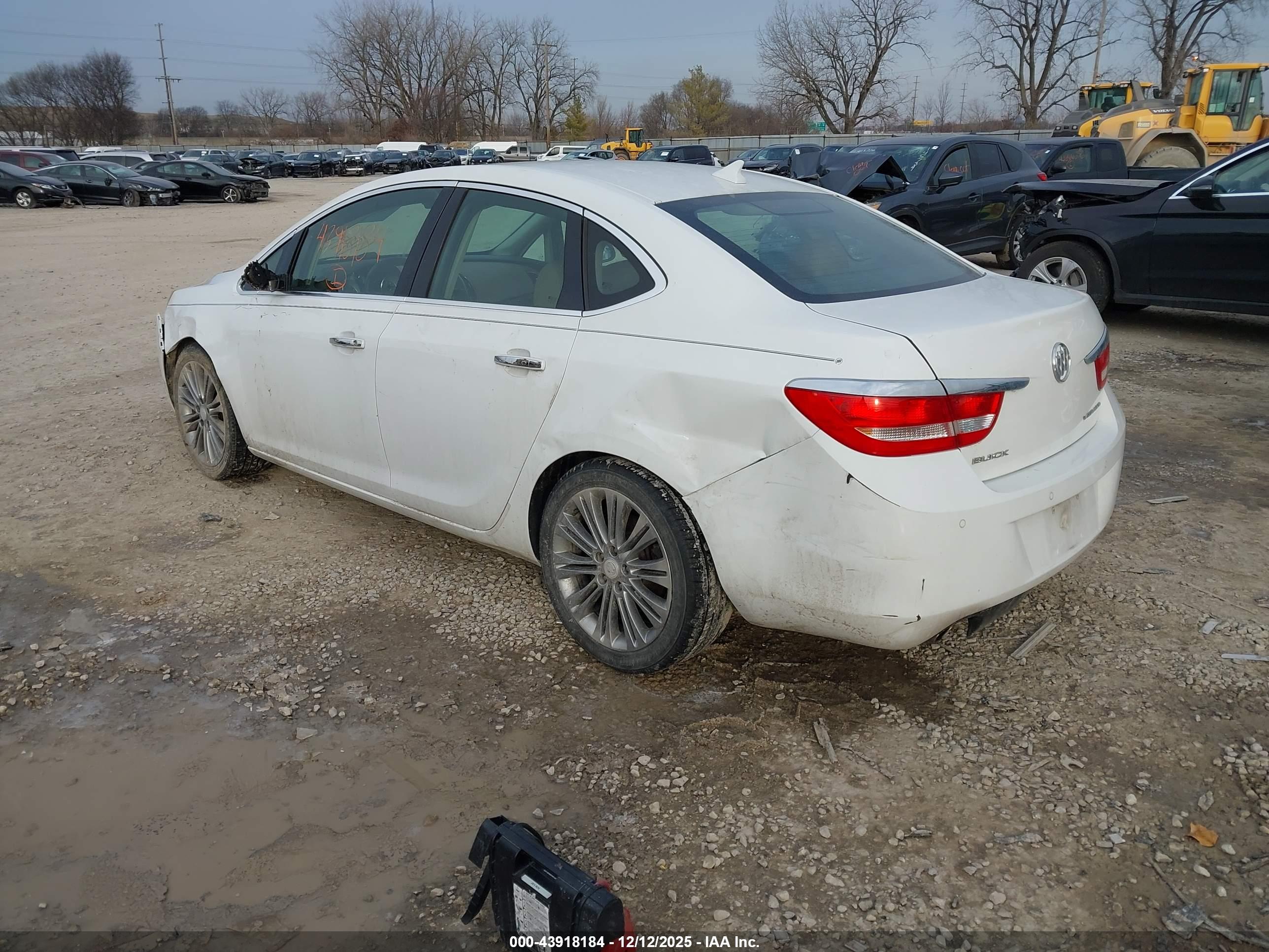 BUICK VERANO image 3