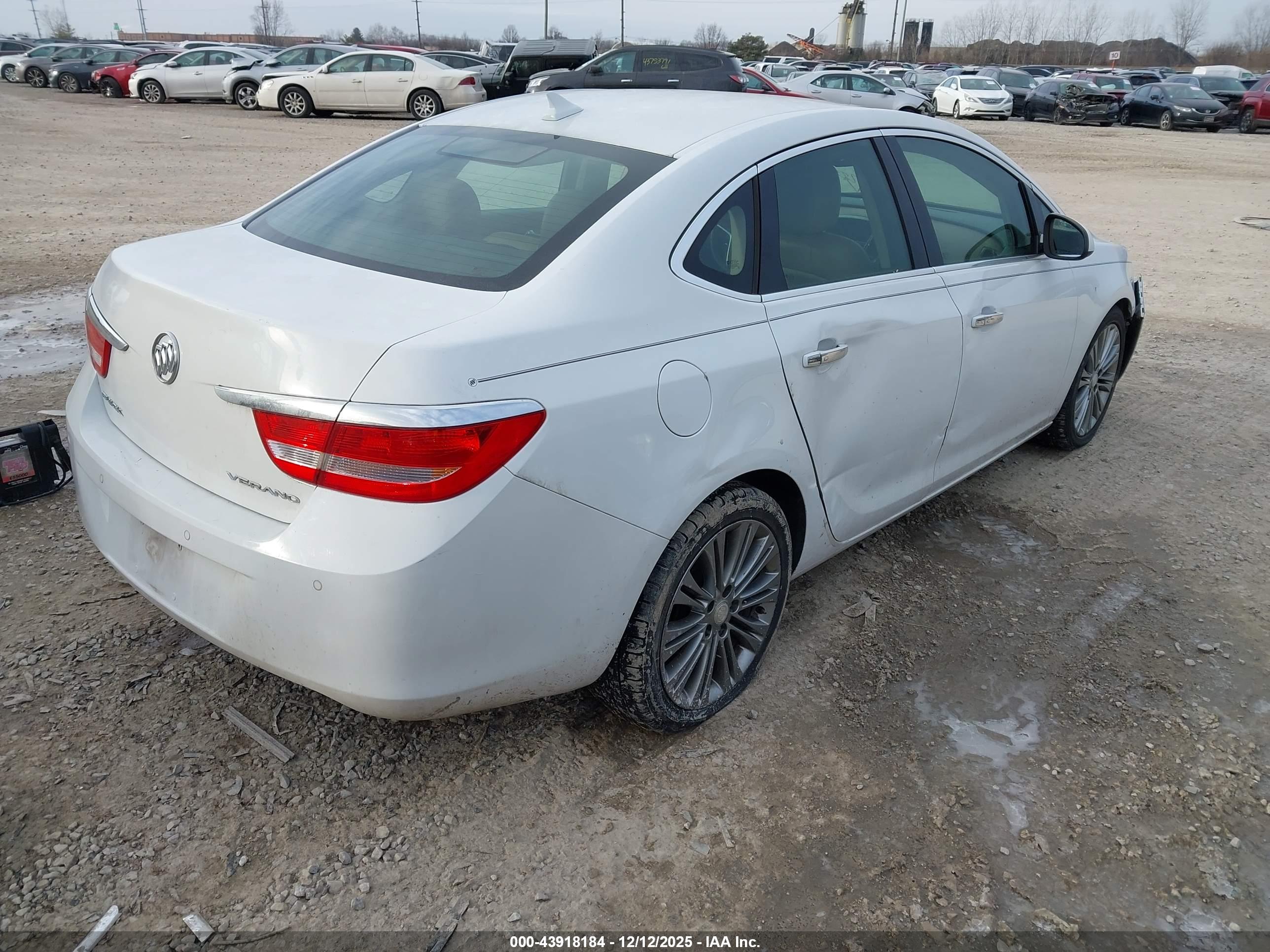 BUICK VERANO image 4