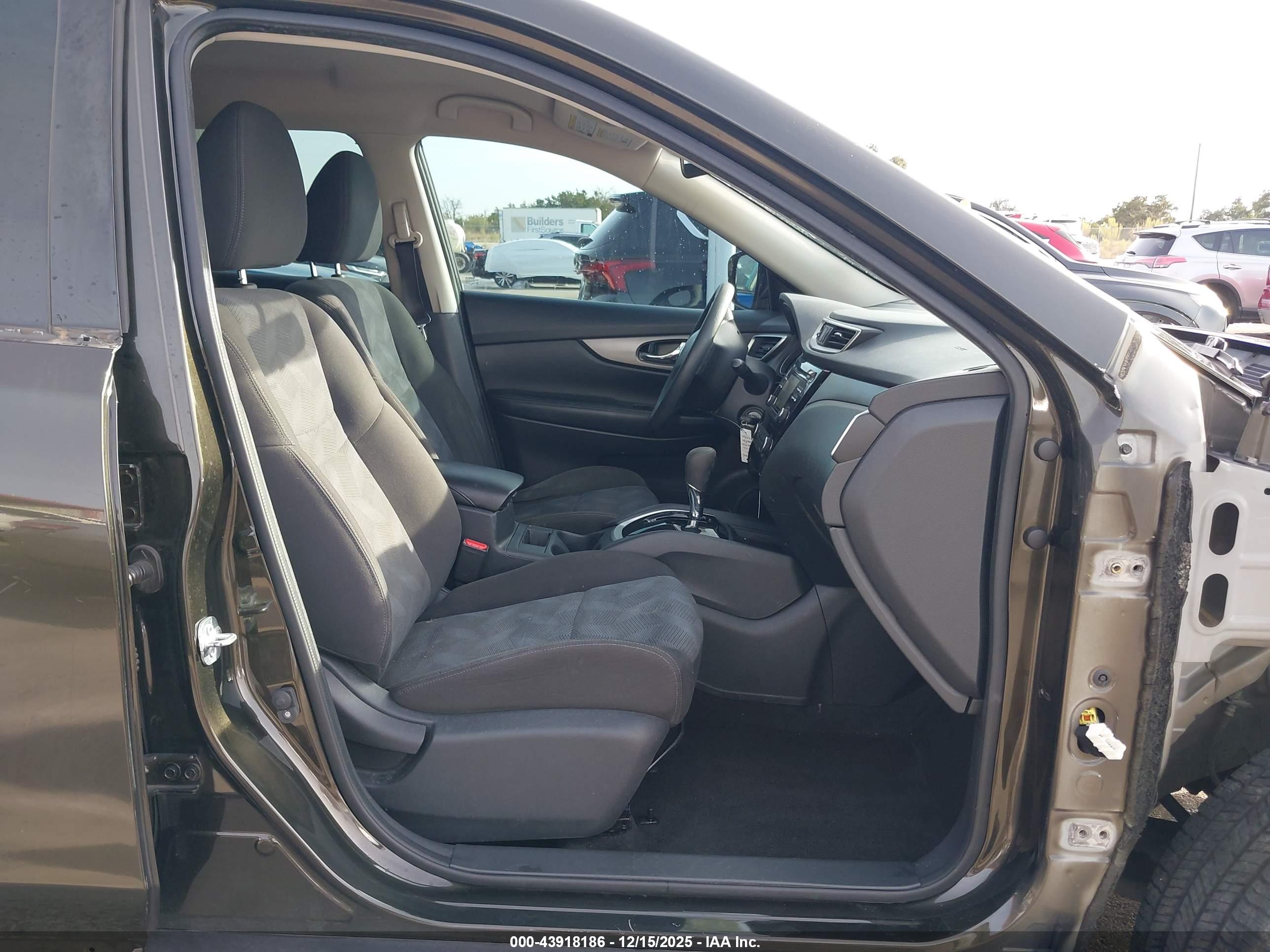 NISSAN ROGUE image 5