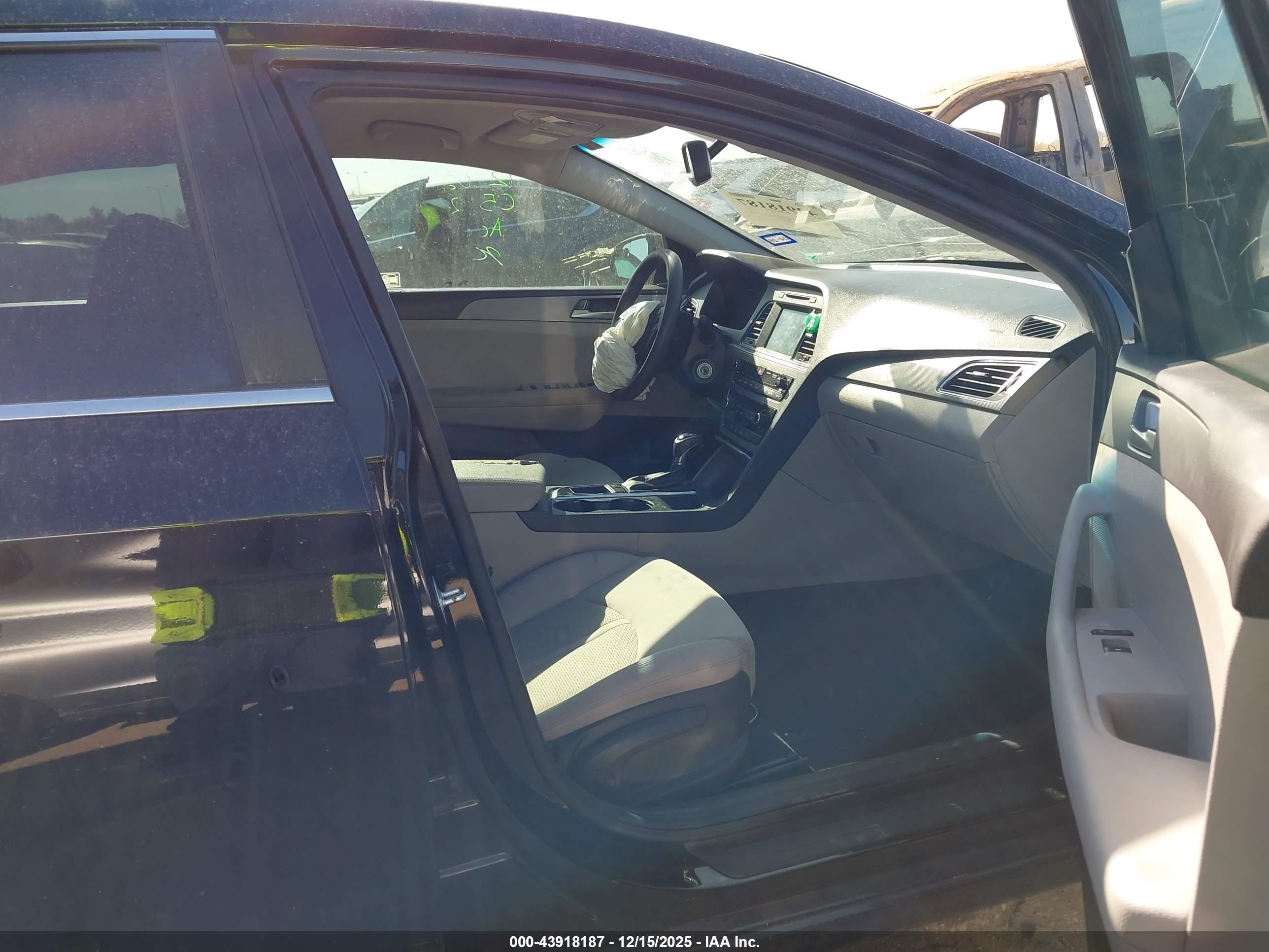 HYUNDAI SONATA image 5