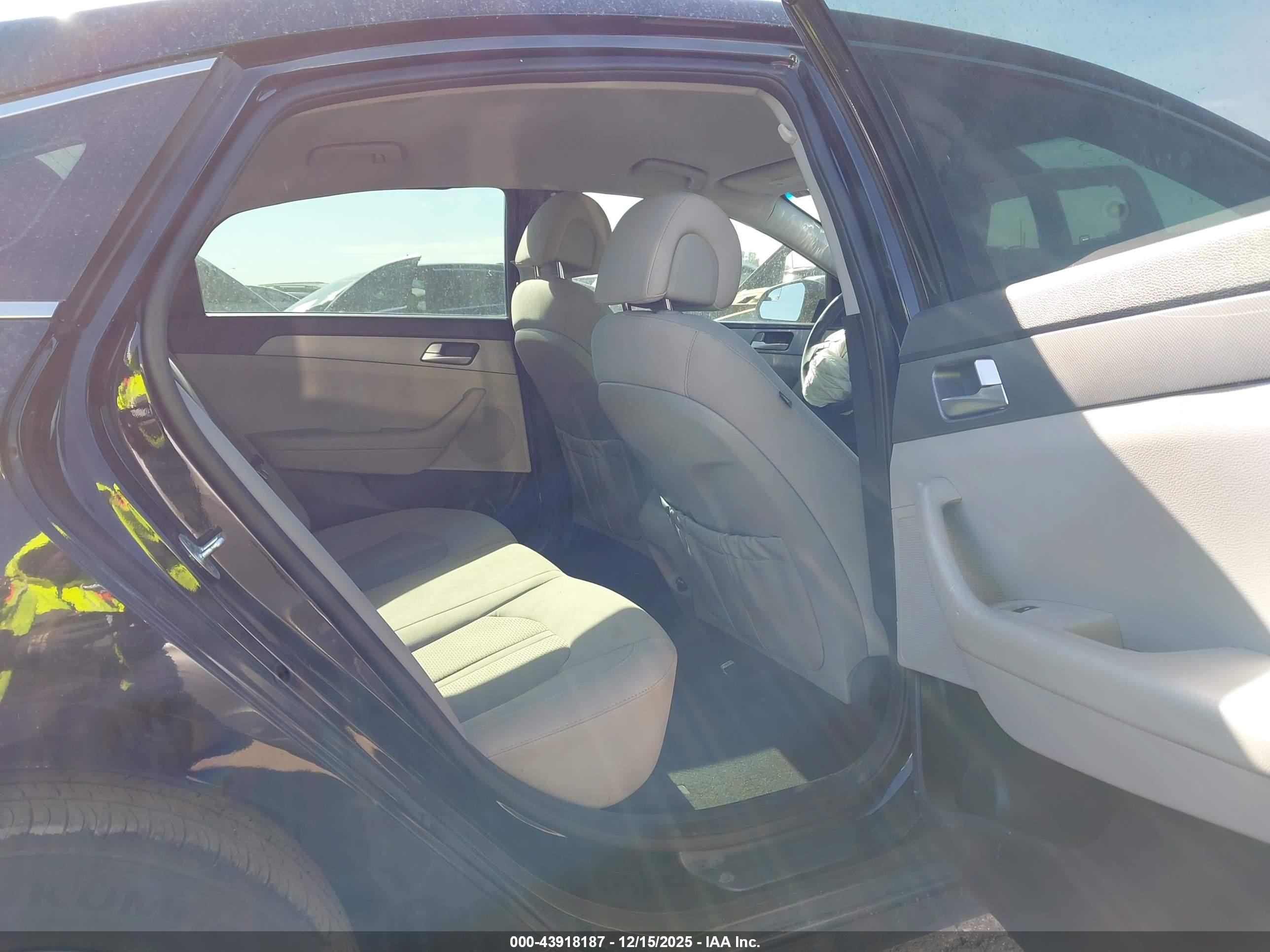 HYUNDAI SONATA image 8