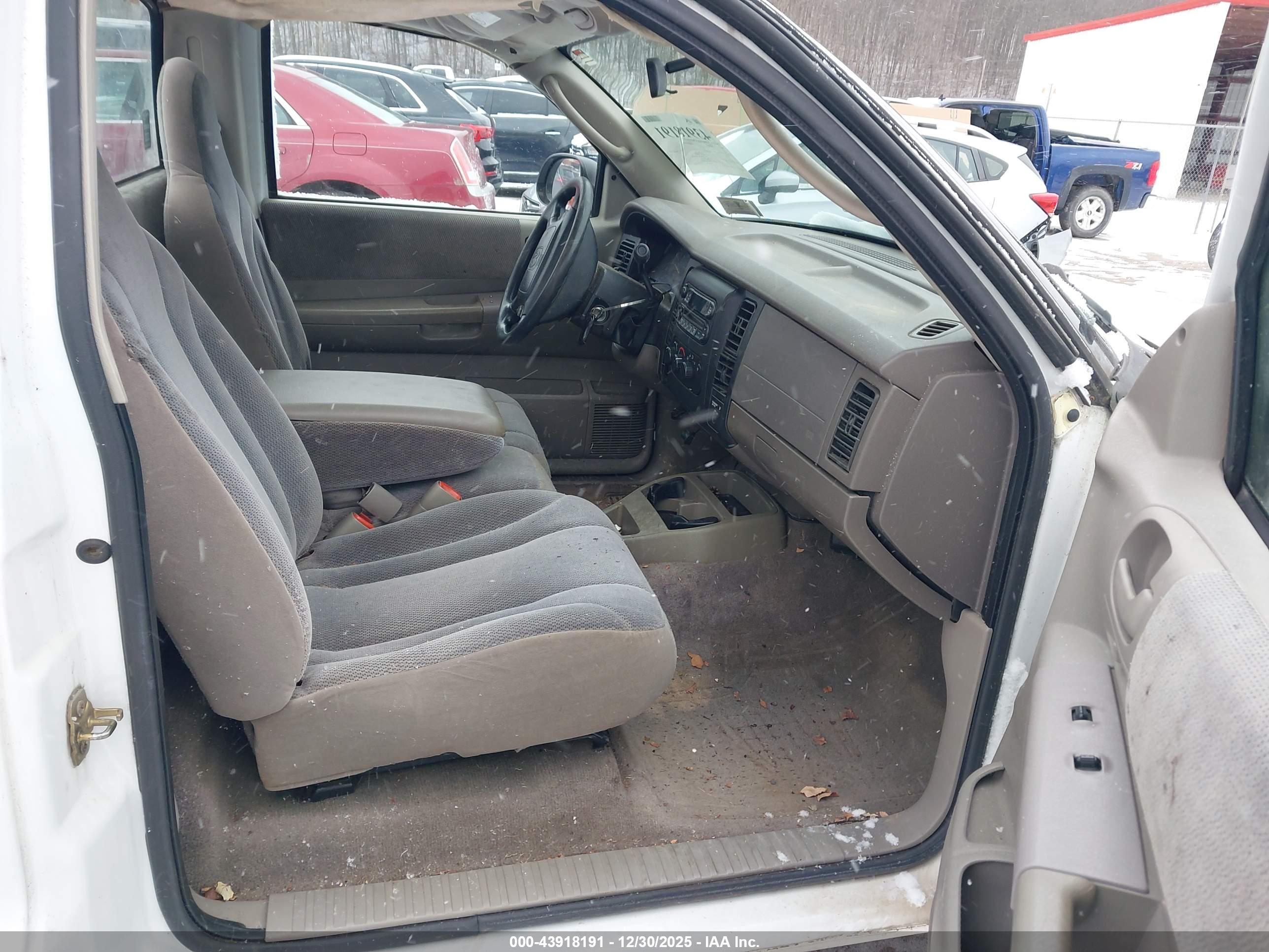 DODGE DAKOTA image 5