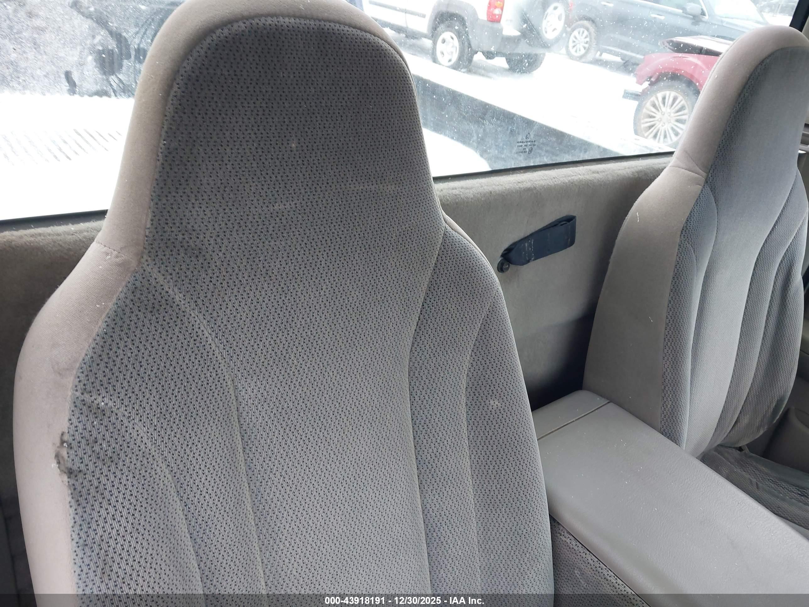 DODGE DAKOTA image 8