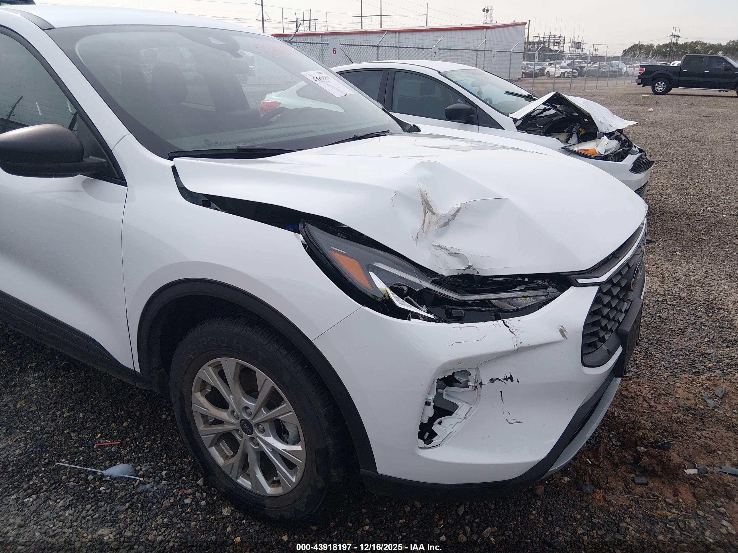 FORD ESCAPE image 6