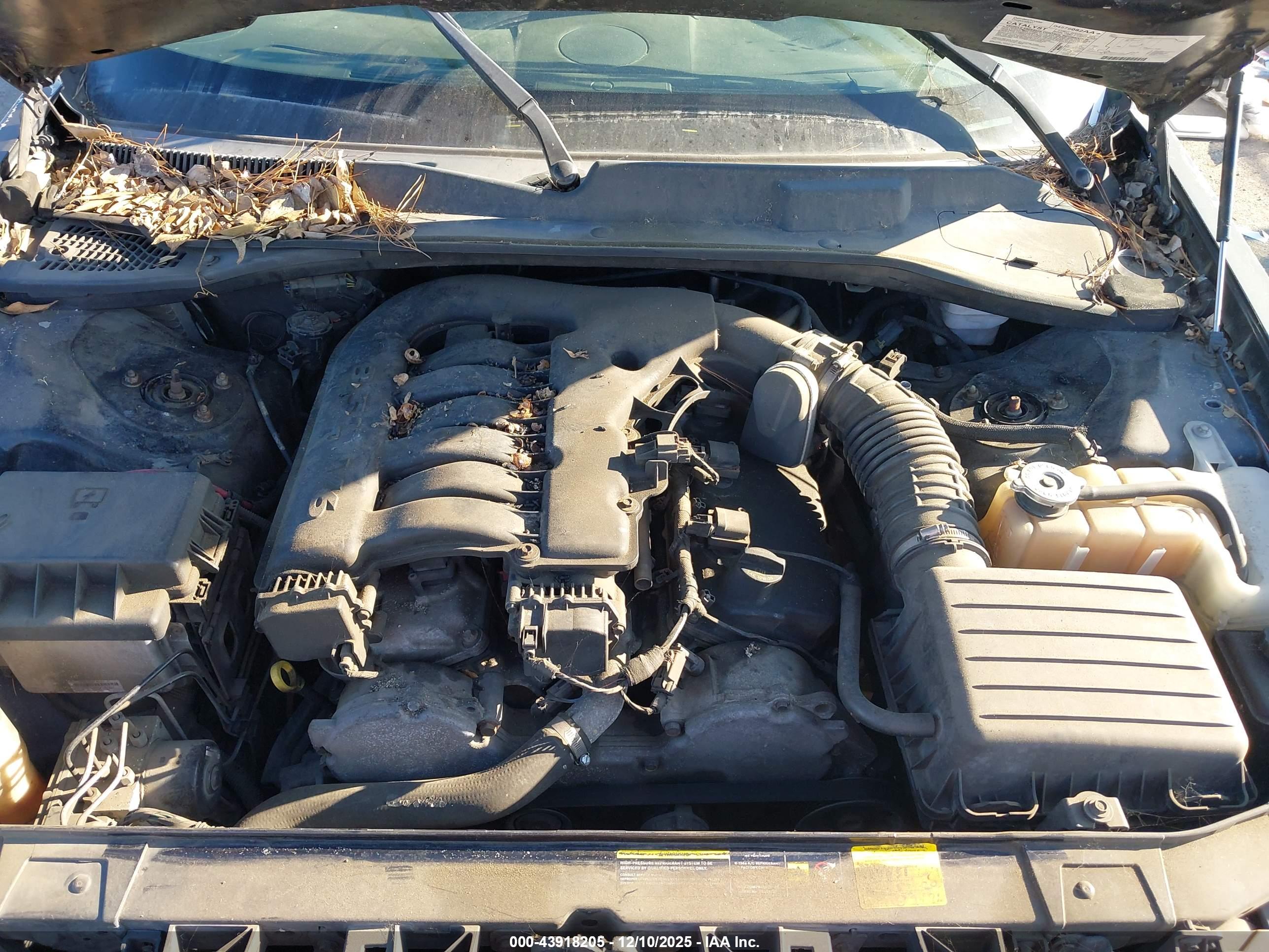 CHRYSLER 300 image 10