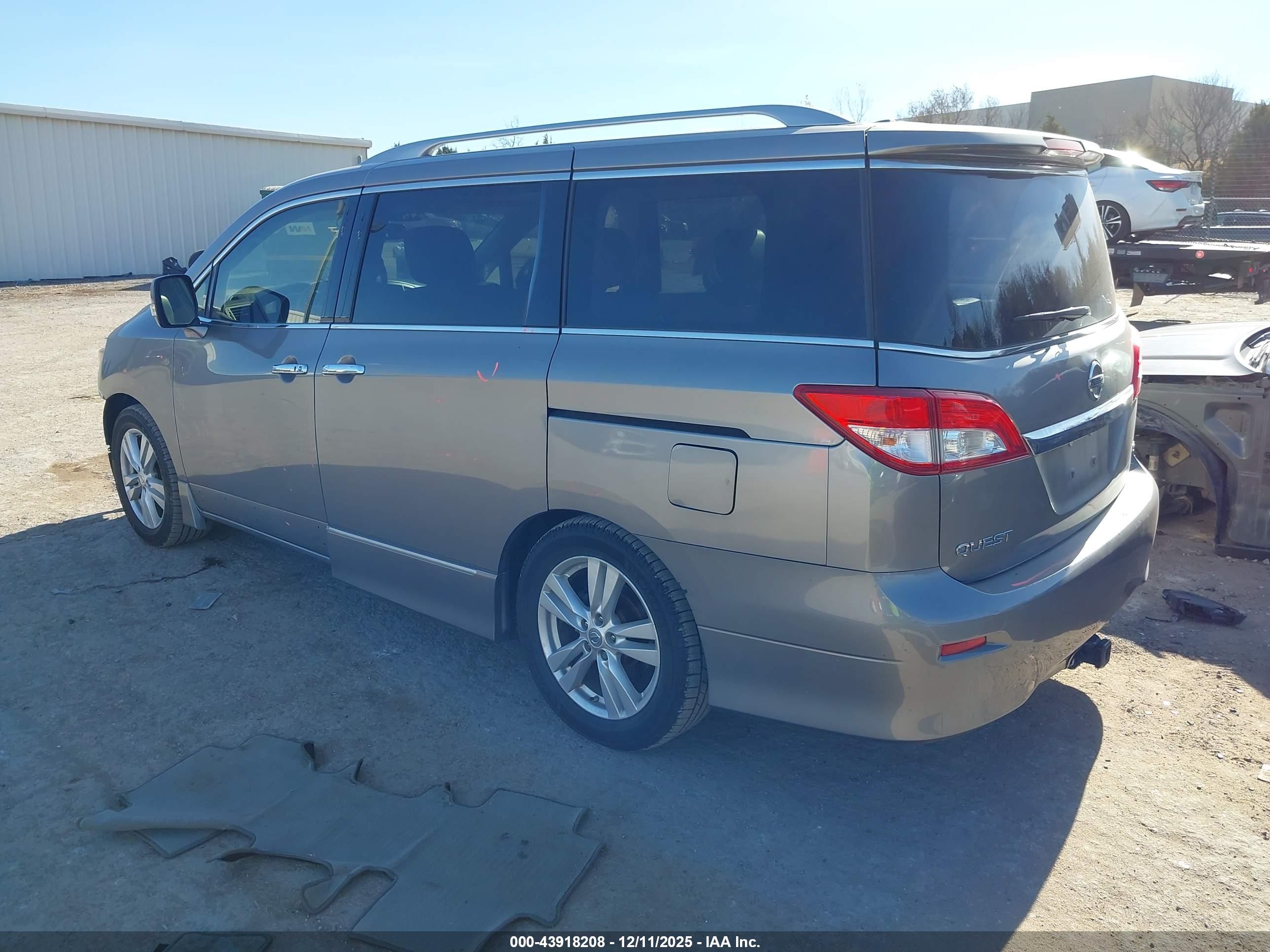 NISSAN QUEST image 3