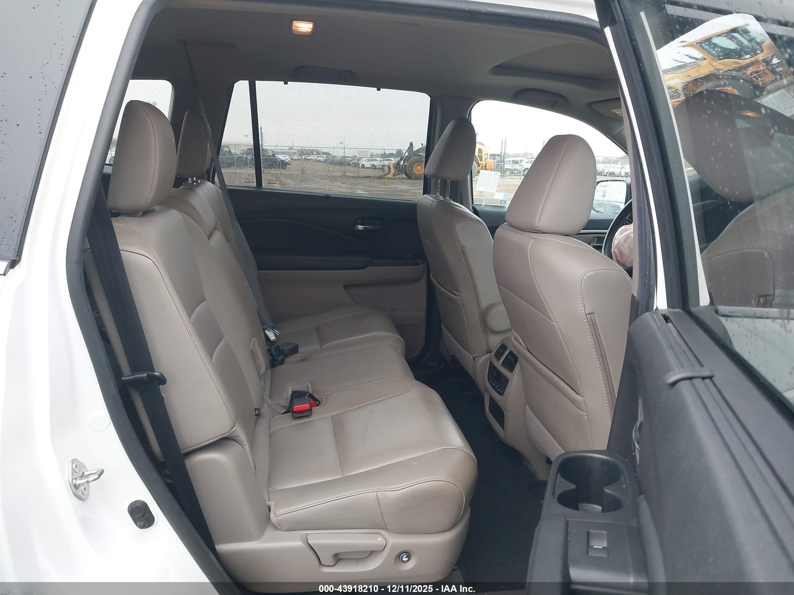 HONDA PILOT image 8