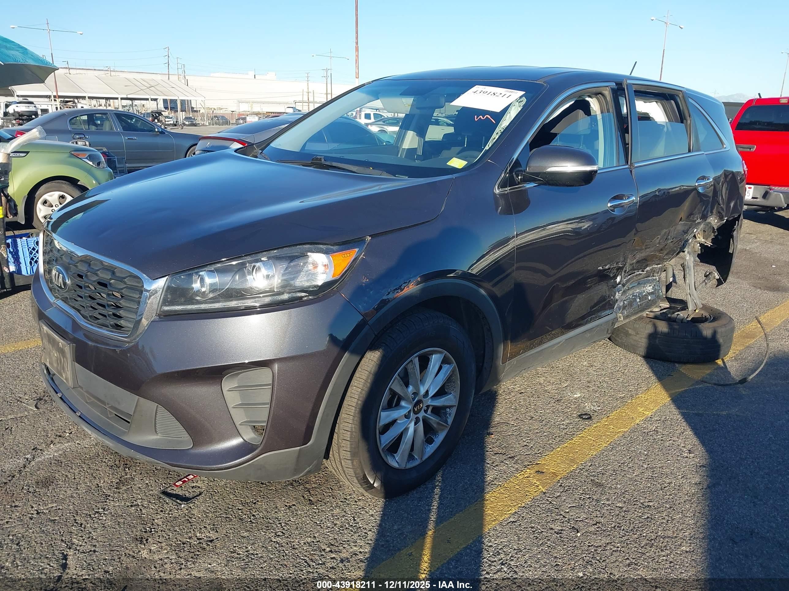 KIA SORENTO image 2