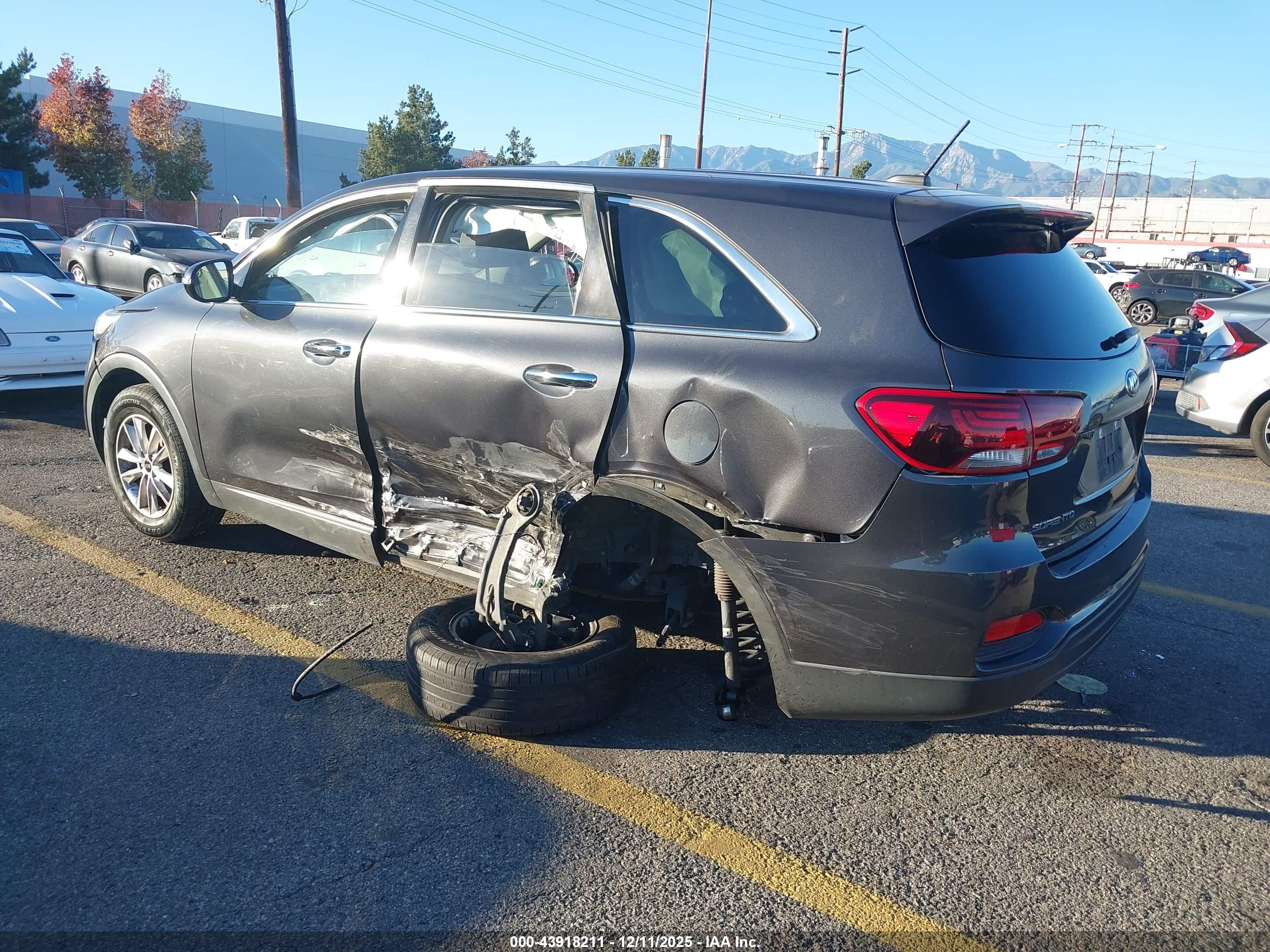 KIA SORENTO image 3