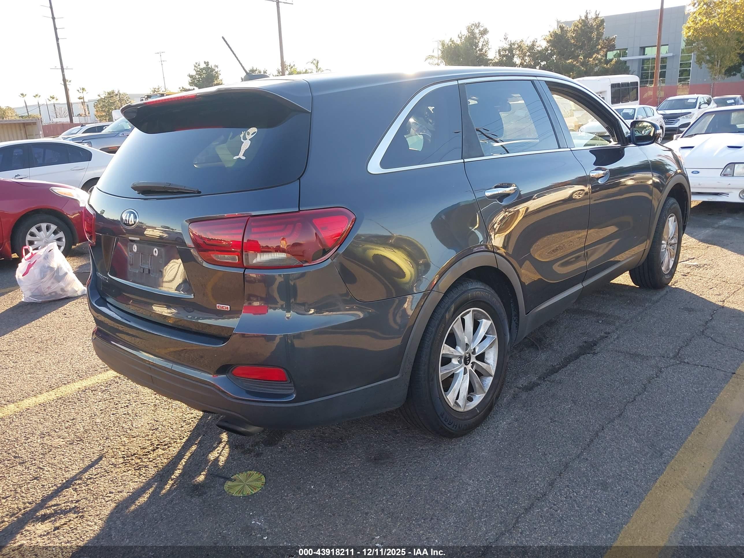 KIA SORENTO image 4