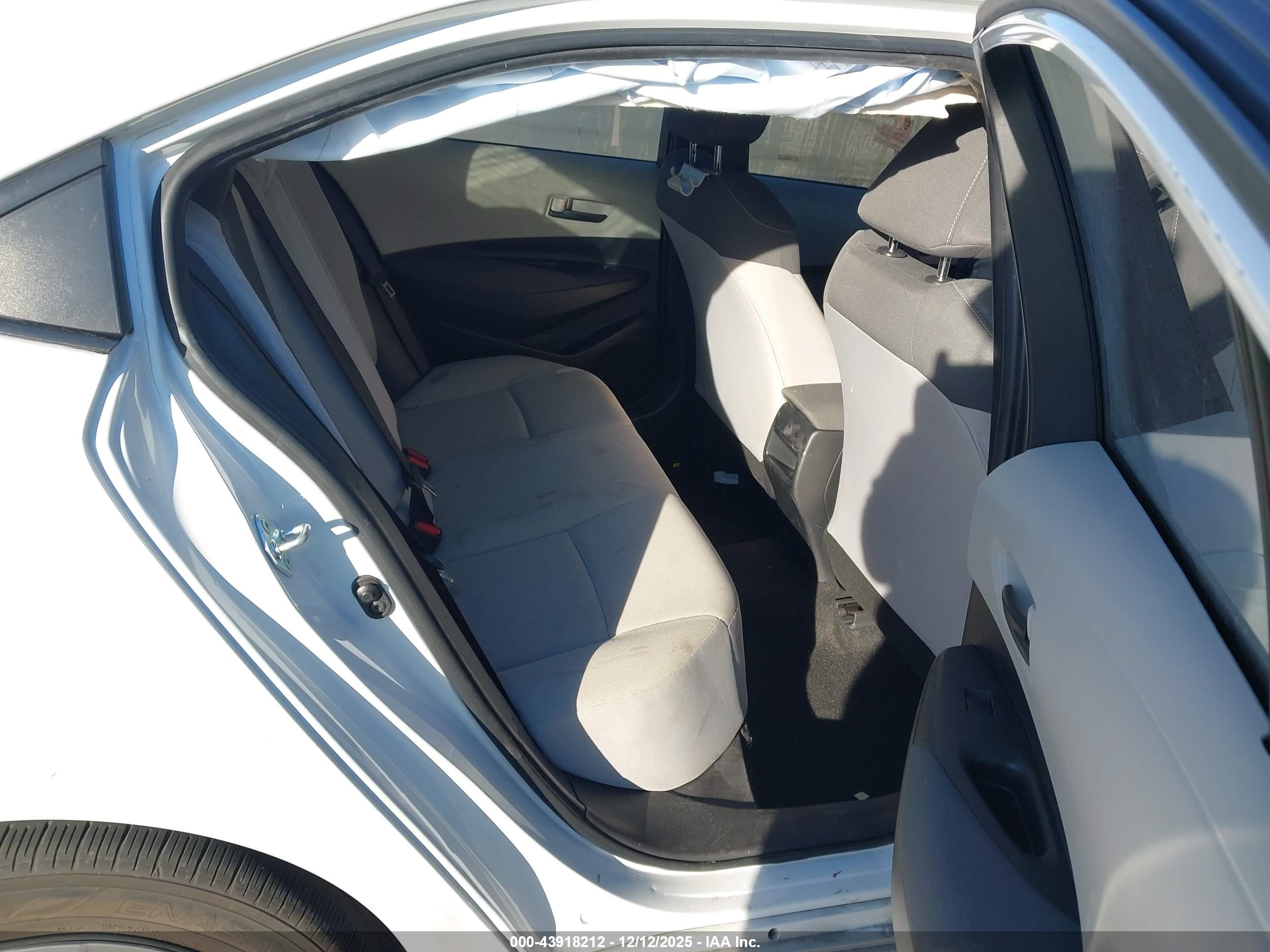 TOYOTA COROLLA image 8