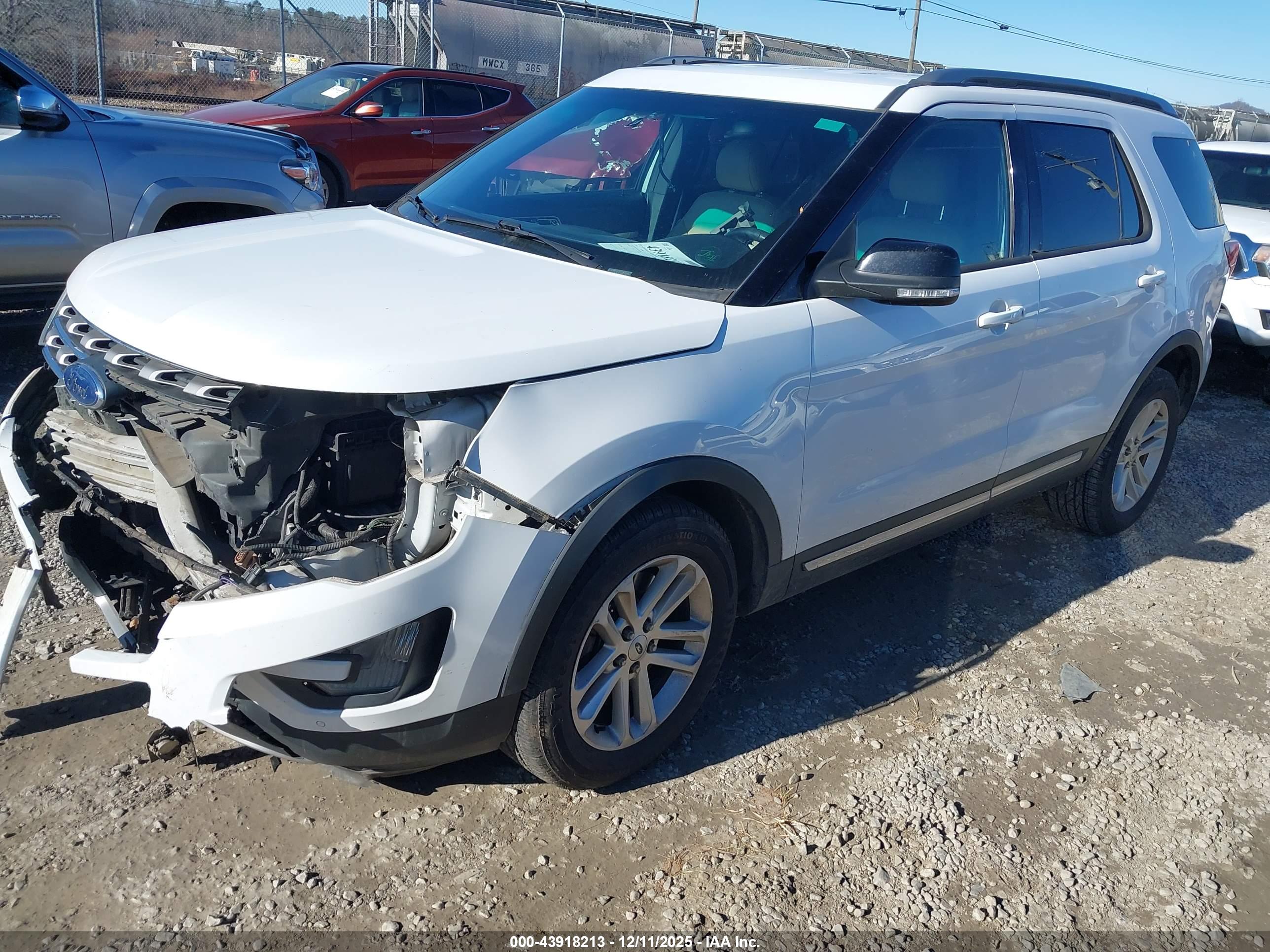 FORD EXPLORER image 2
