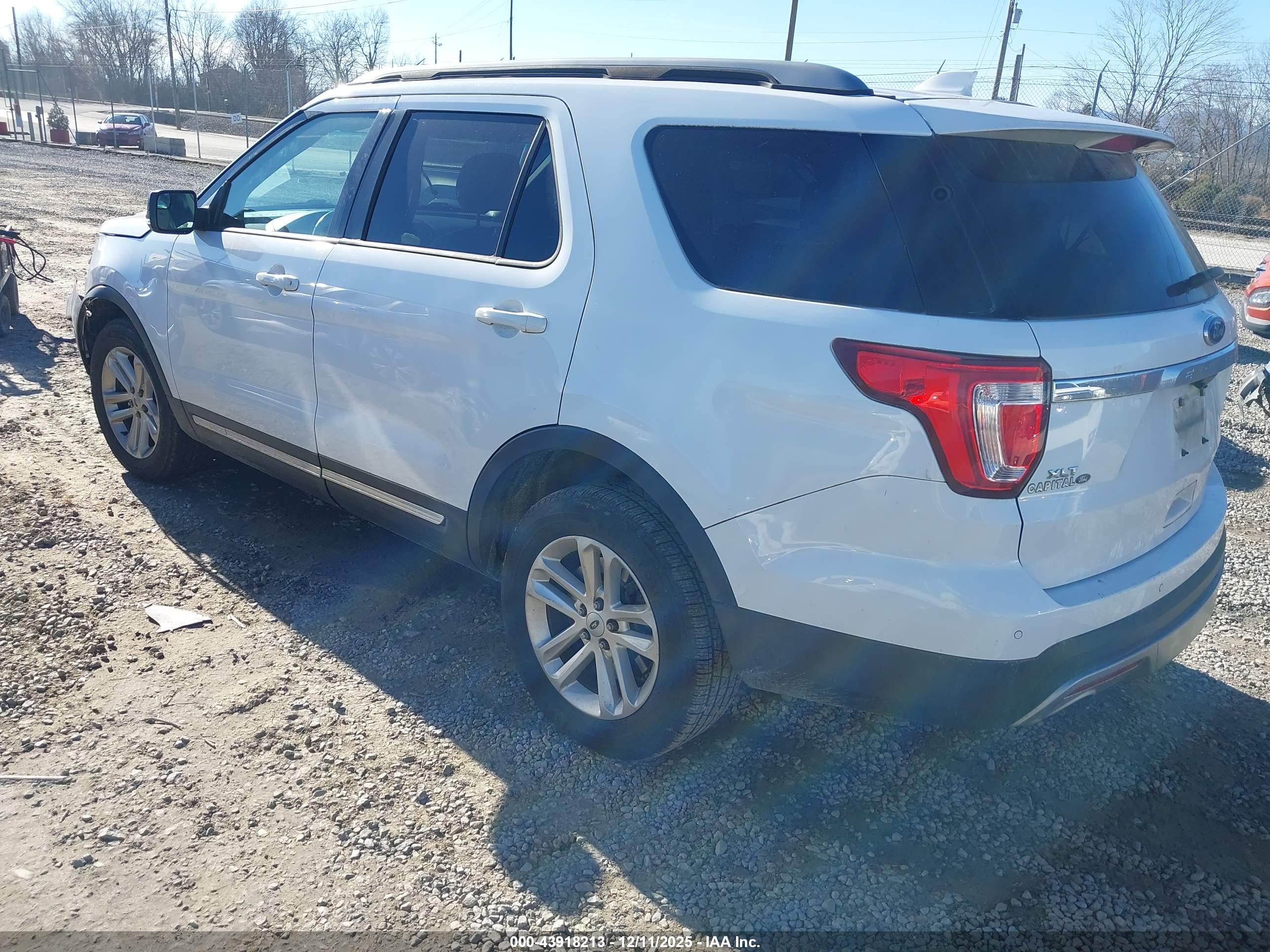 FORD EXPLORER image 3
