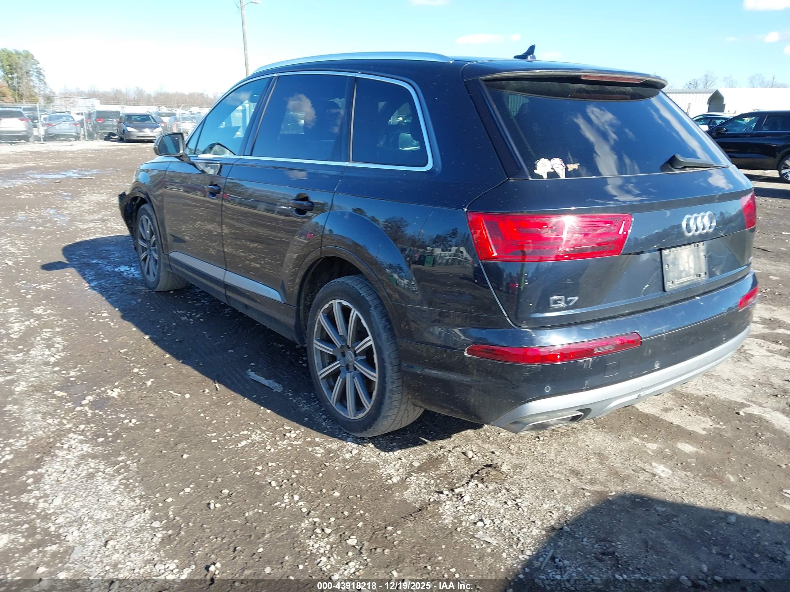 AUDI Q7 image 3