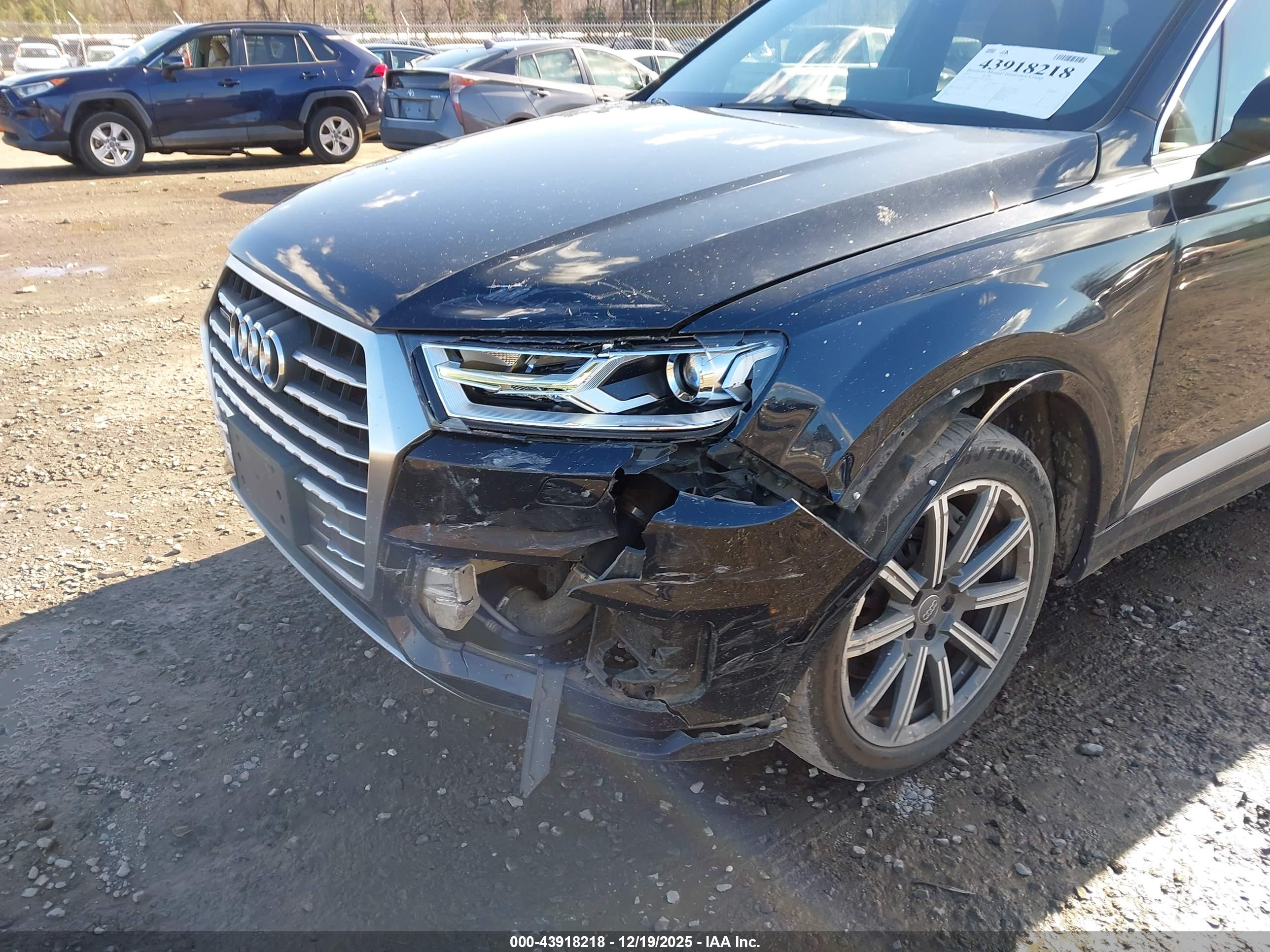 AUDI Q7 image 6