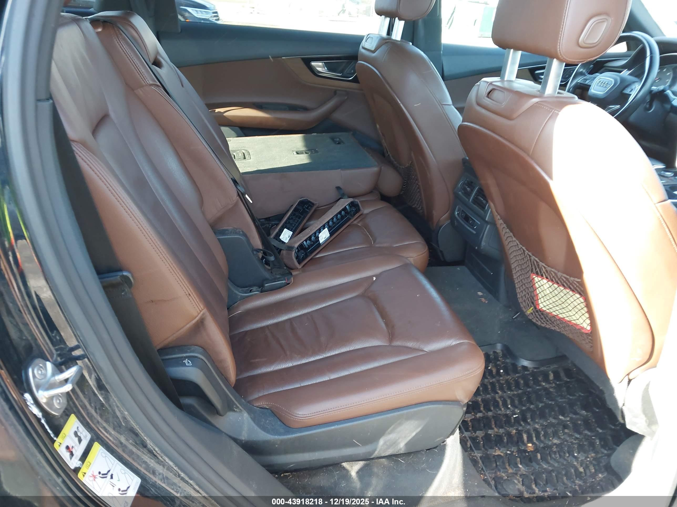 AUDI Q7 image 8
