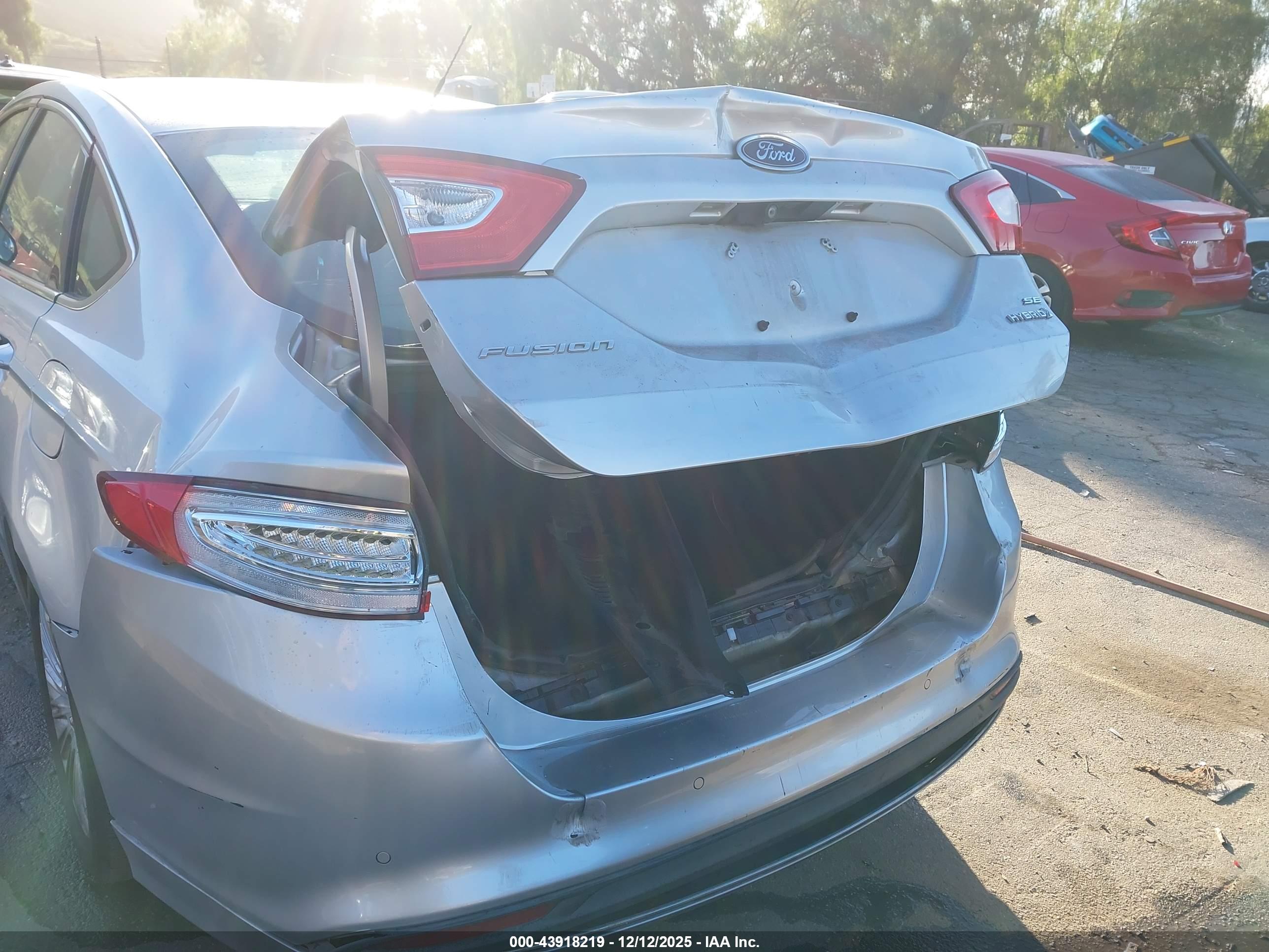 FORD FUSION image 6