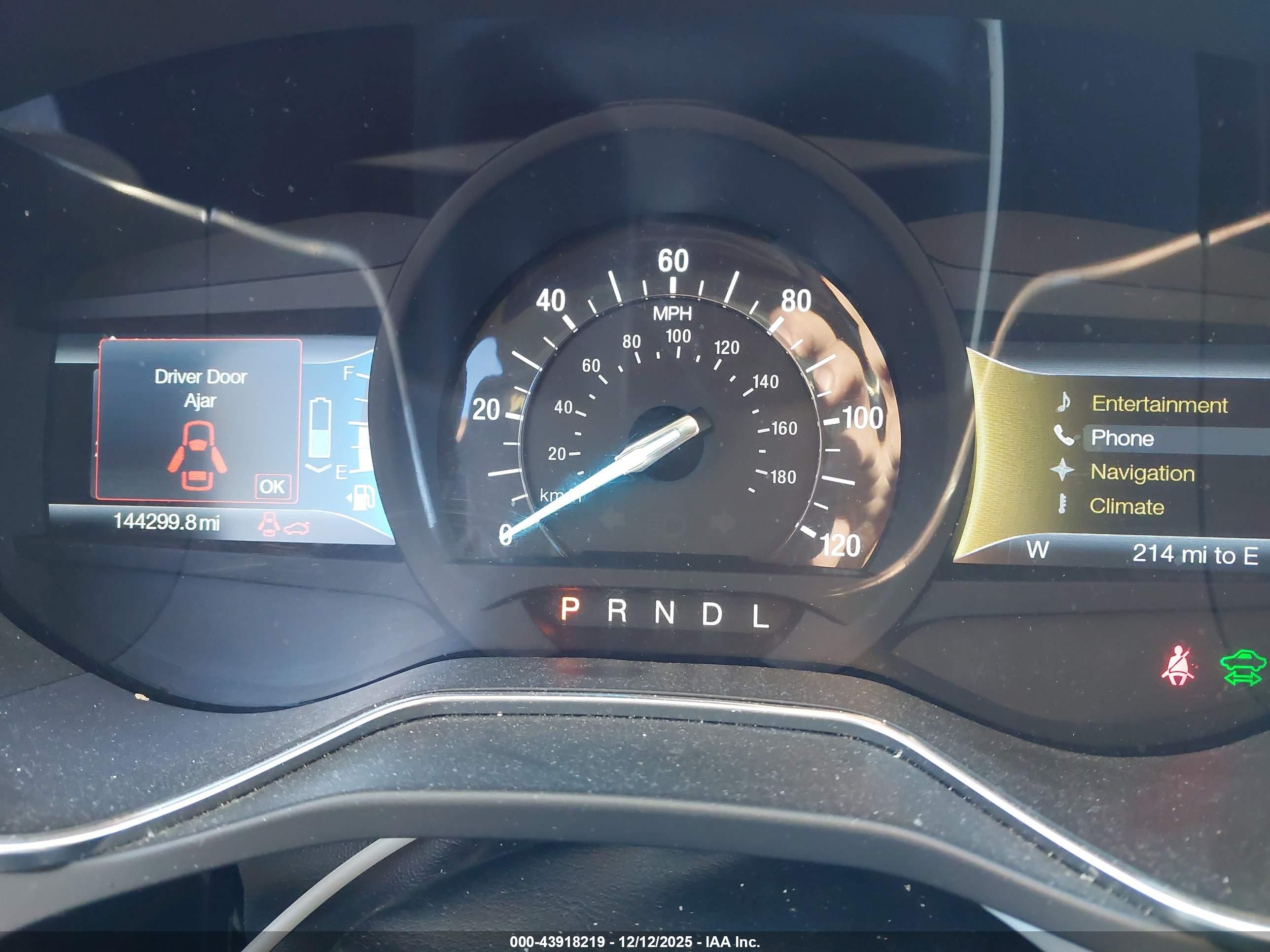 FORD FUSION image 7