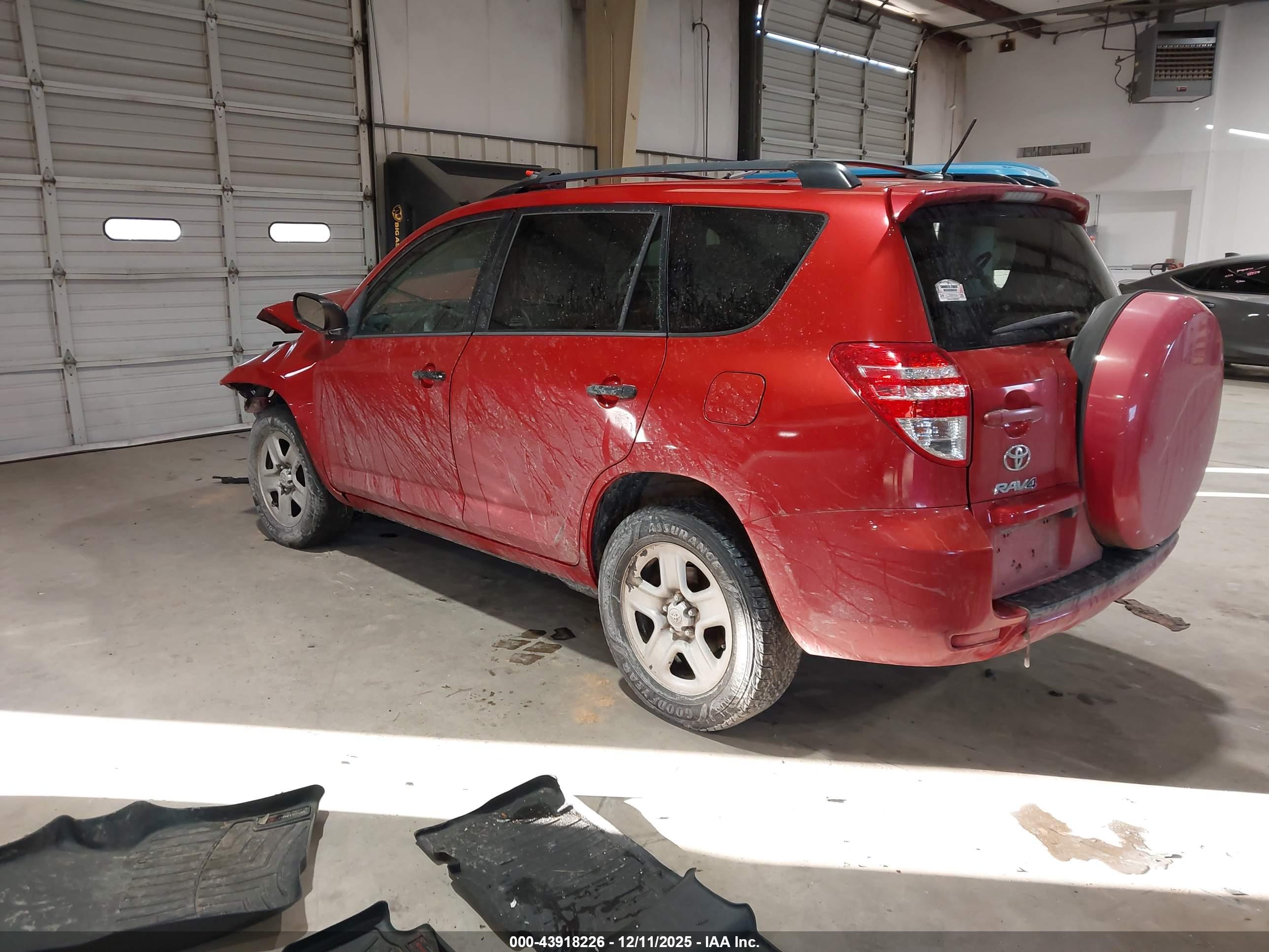 TOYOTA RAV4 image 3