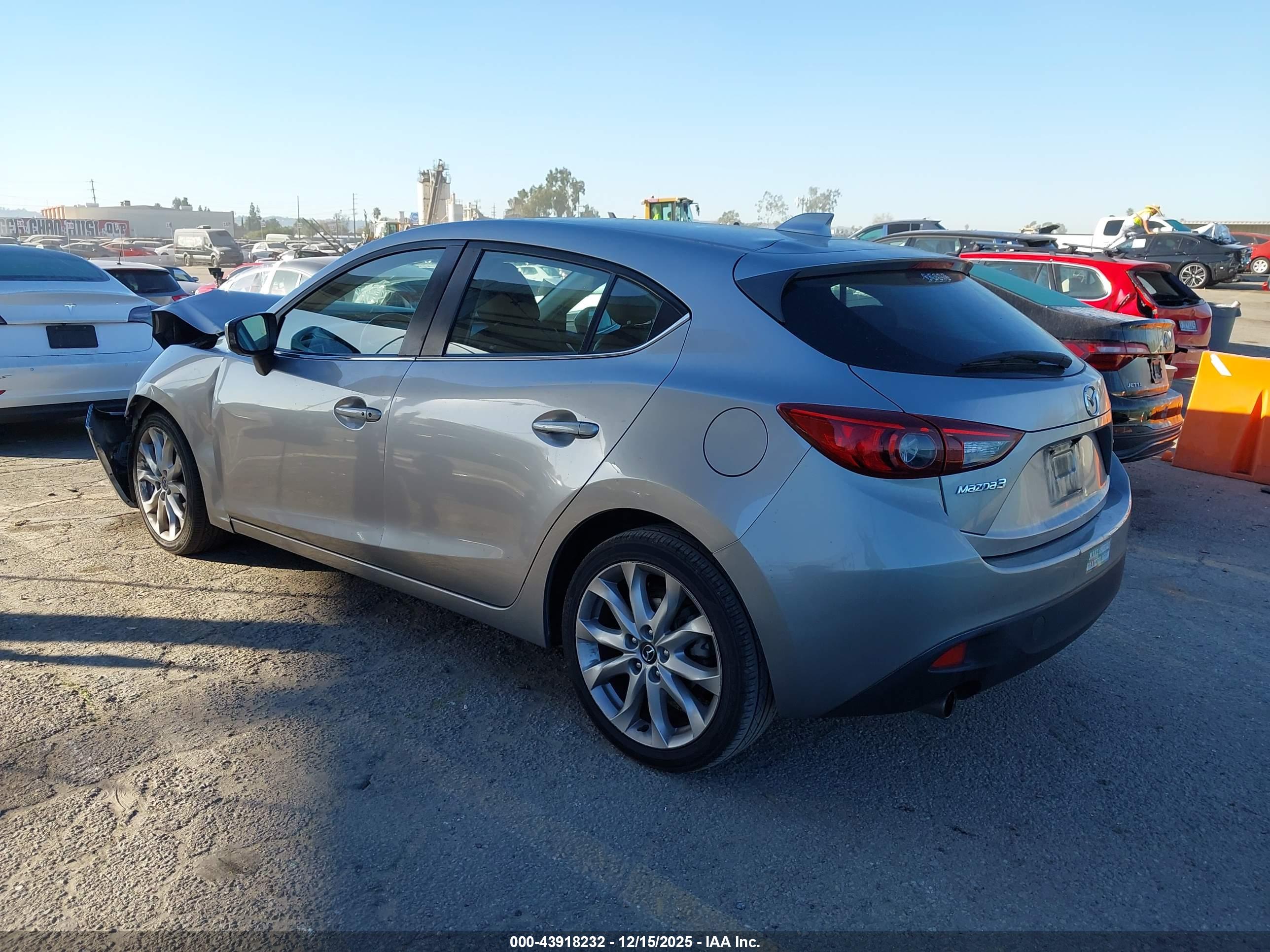 MAZDA MAZDA3 image 3