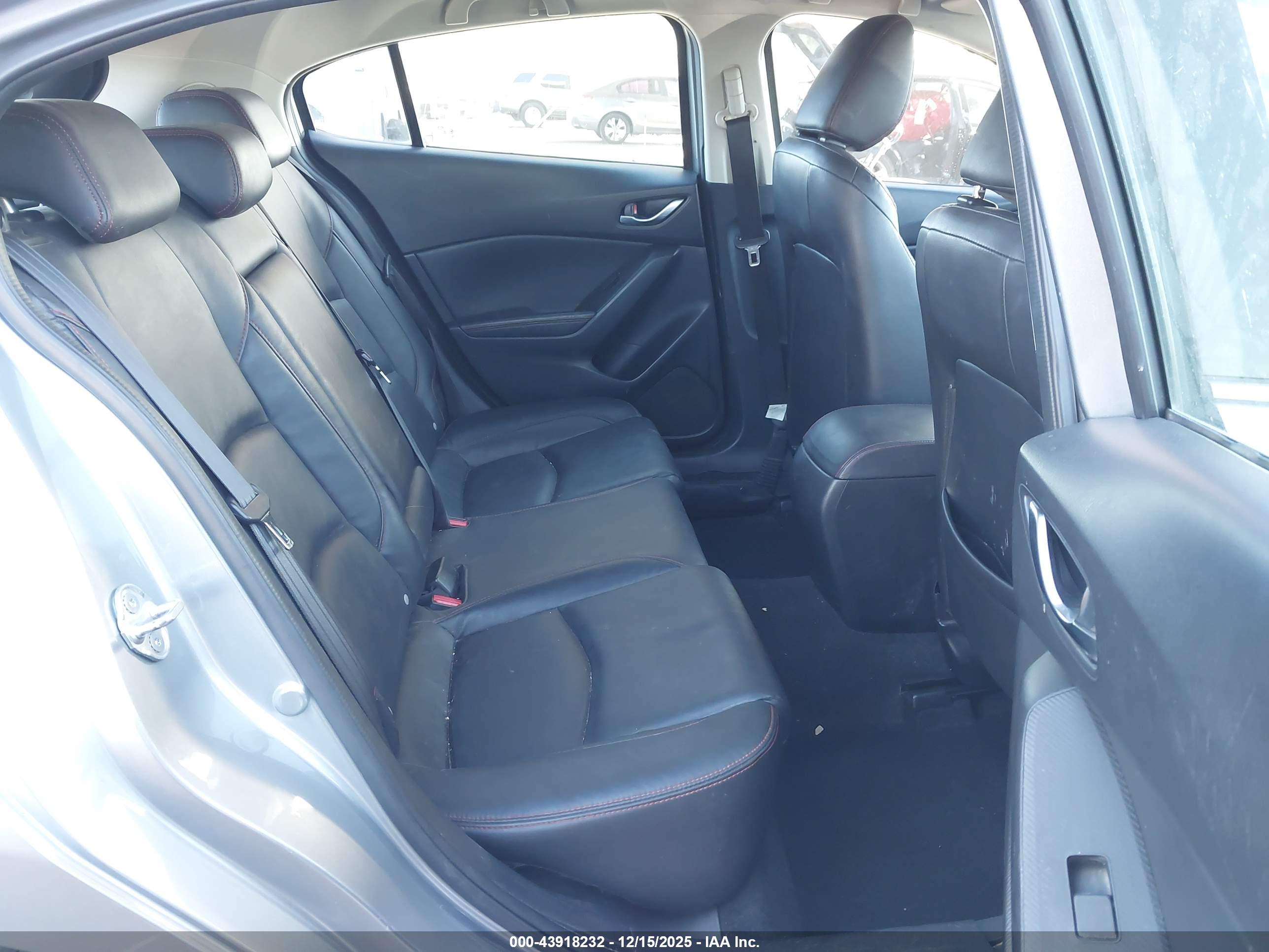 MAZDA MAZDA3 image 8