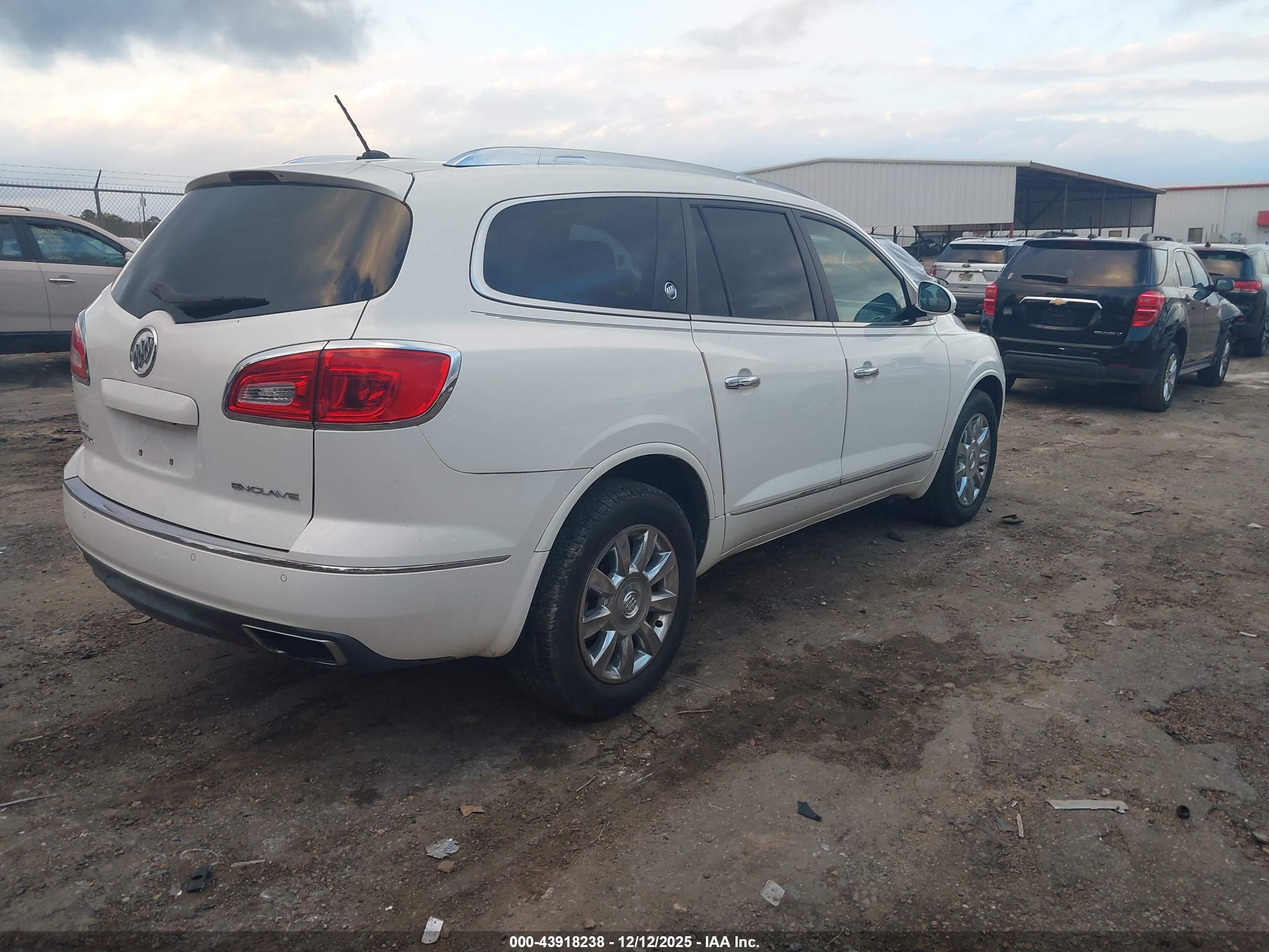 BUICK ENCLAVE image 4