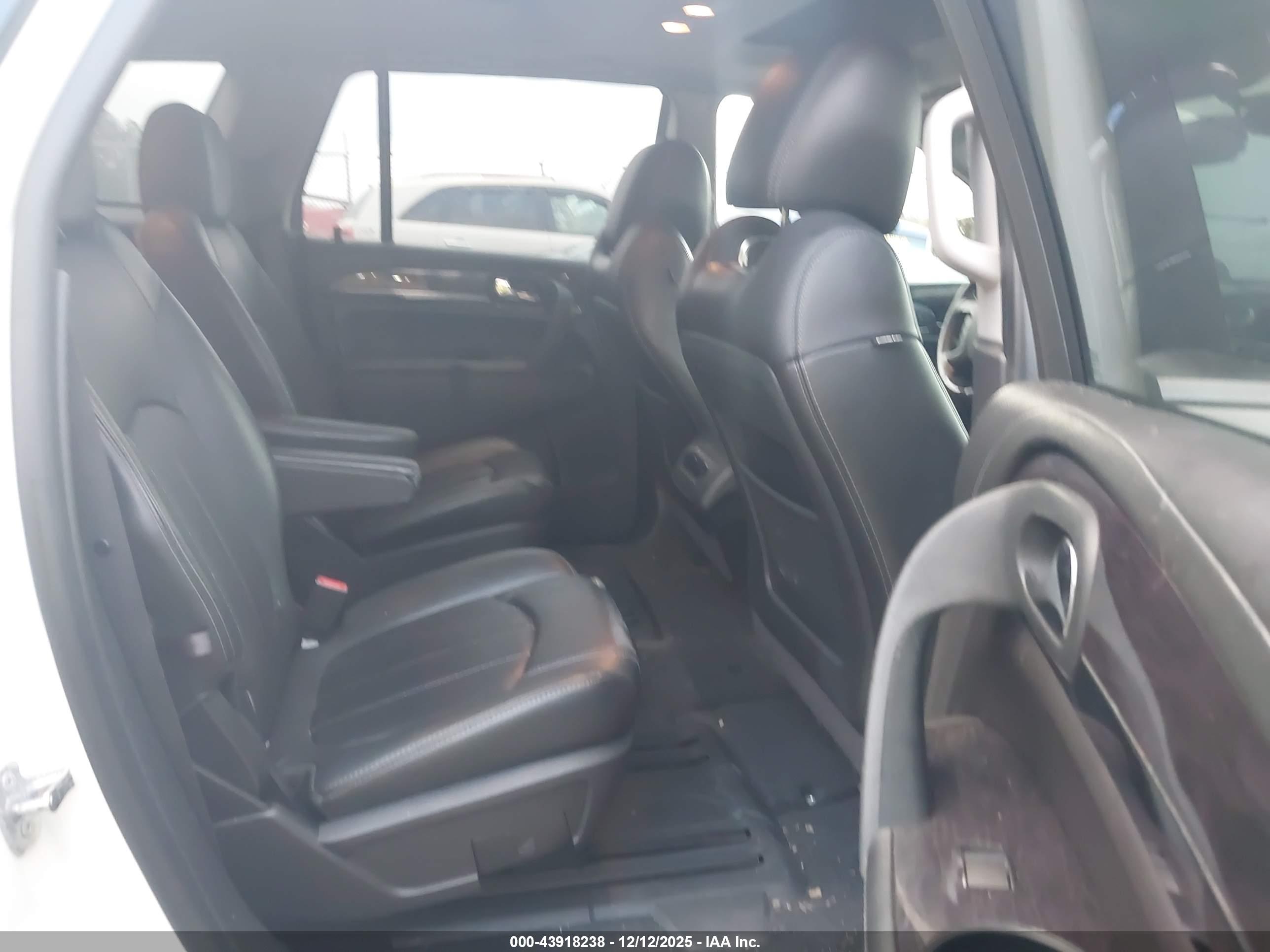 BUICK ENCLAVE image 8