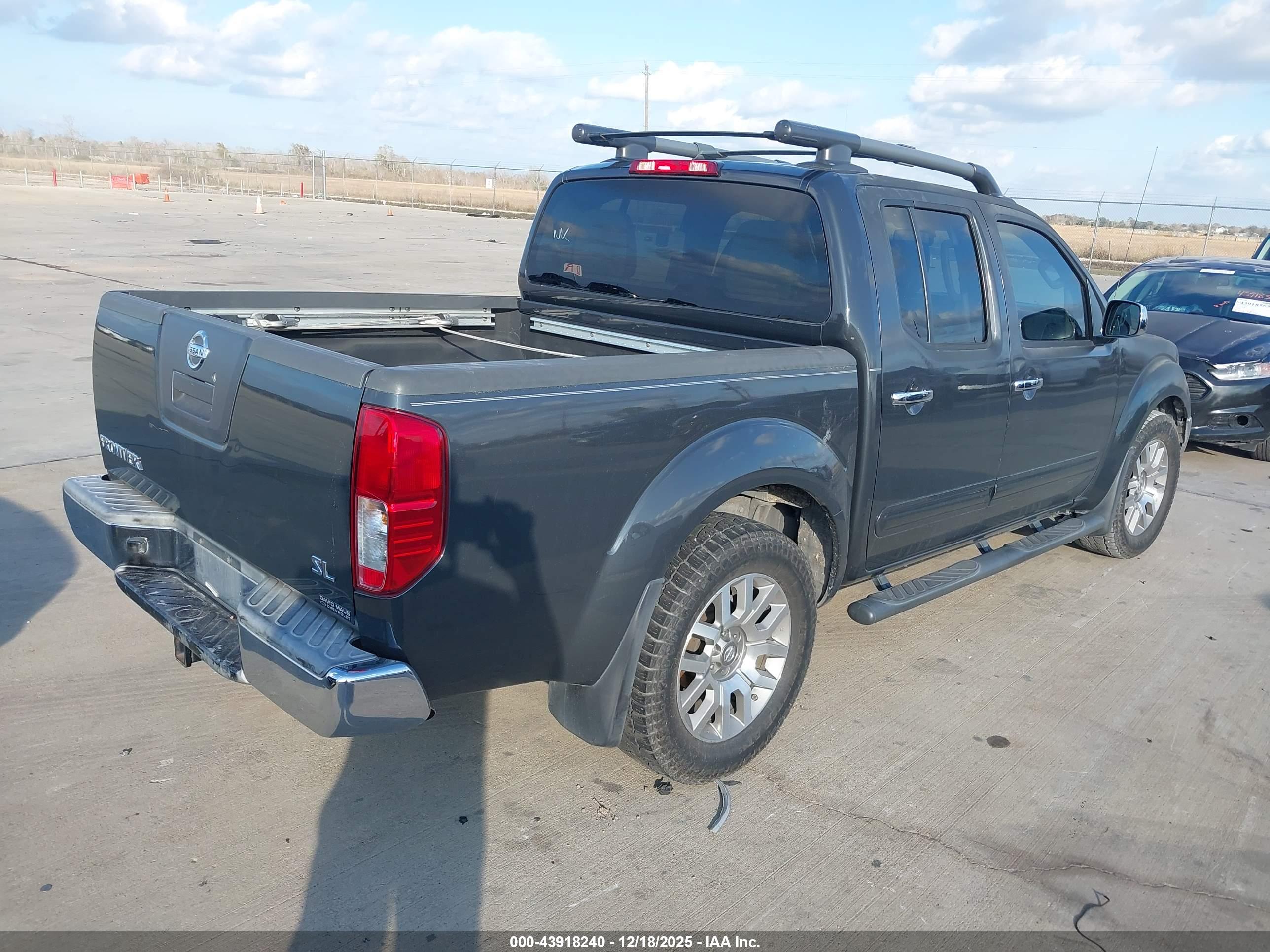 NISSAN FRONTIER image 4
