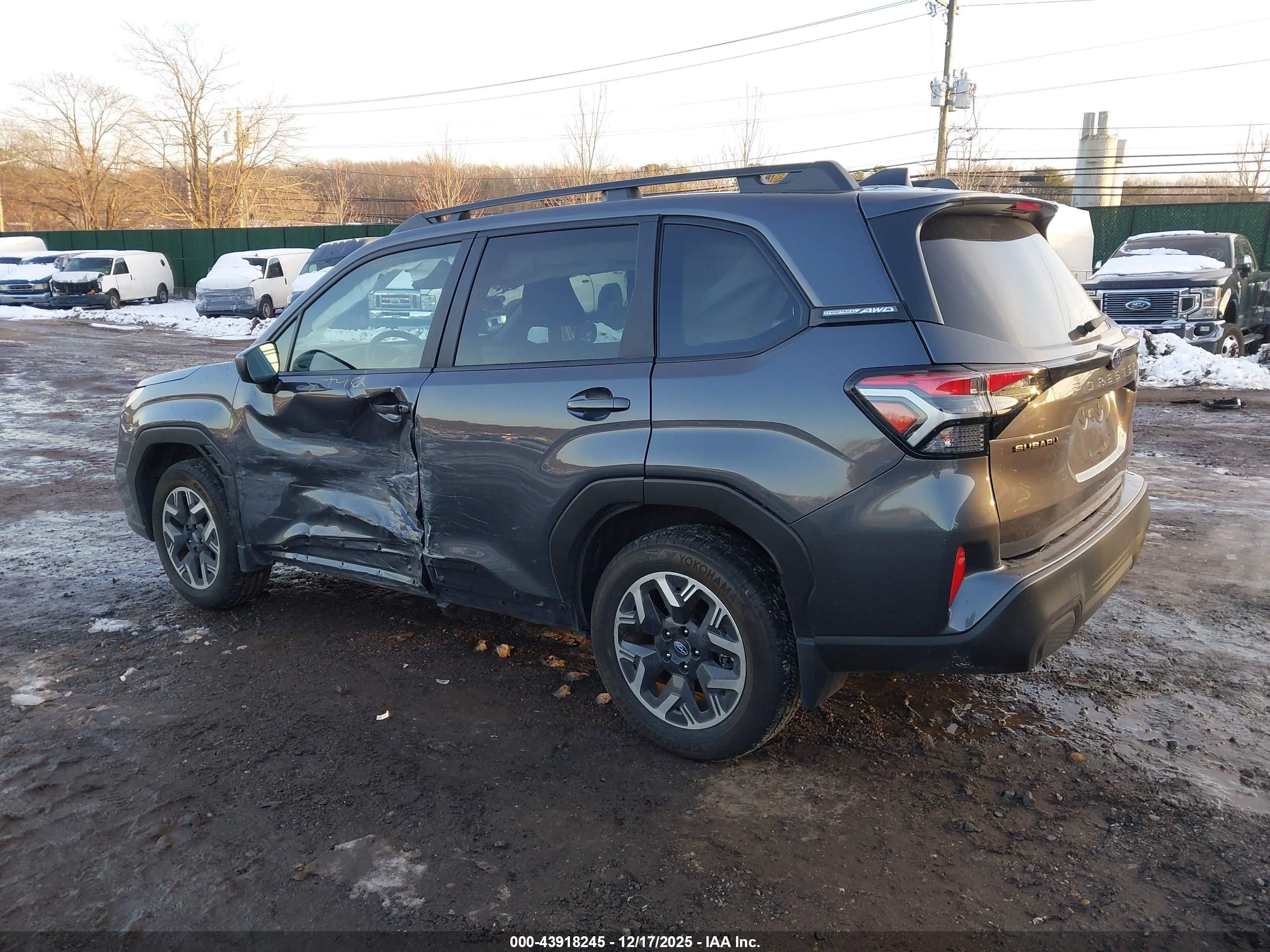 SUBARU FORESTER image 3